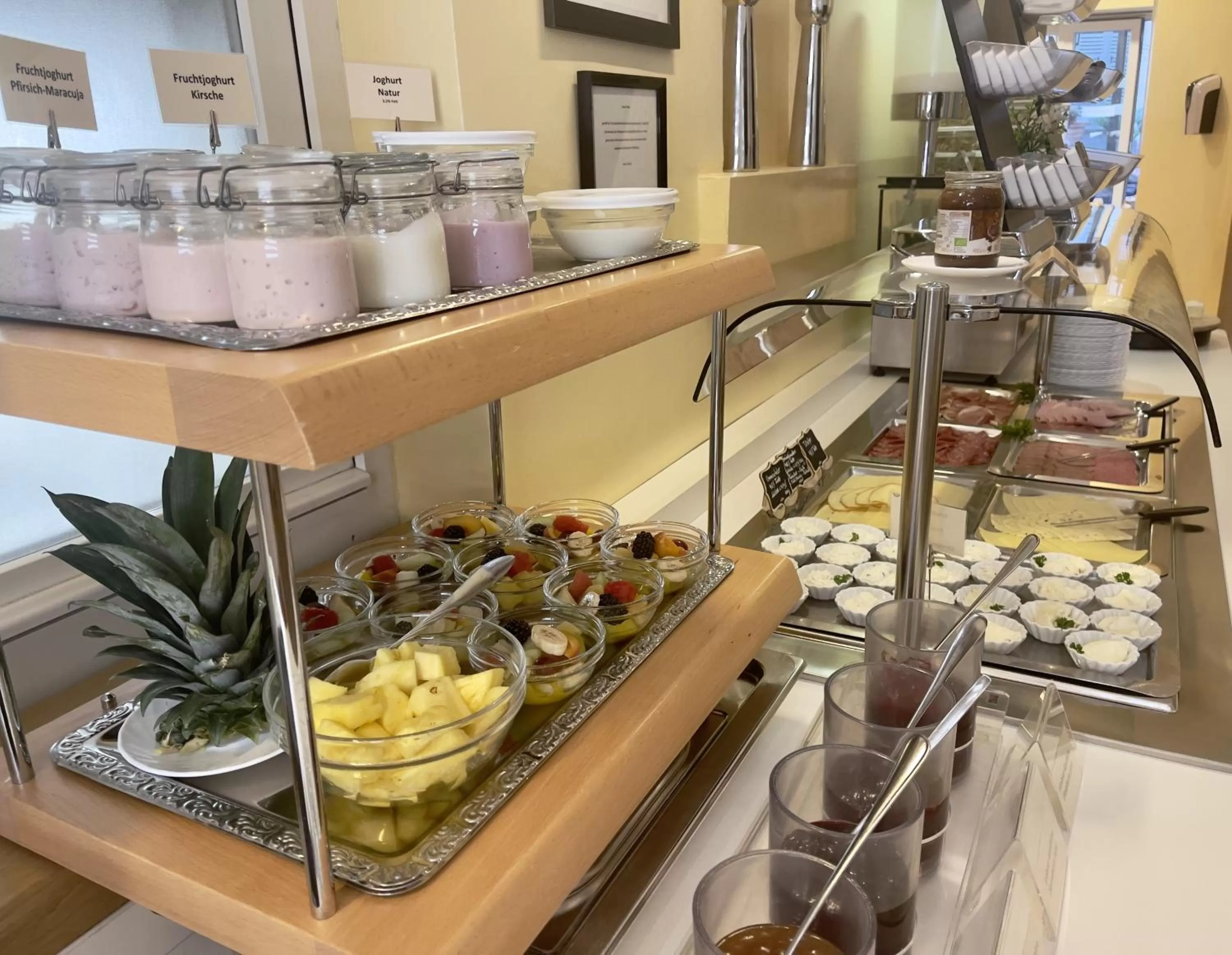 Breakfast in Hotel Central