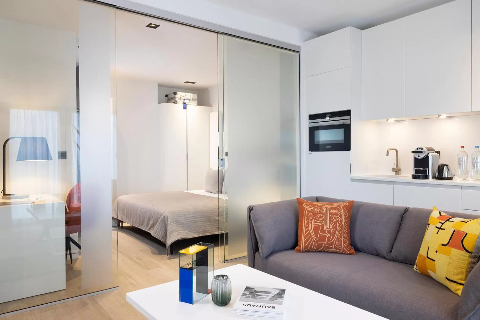 Living room, Bed in L-Avenue