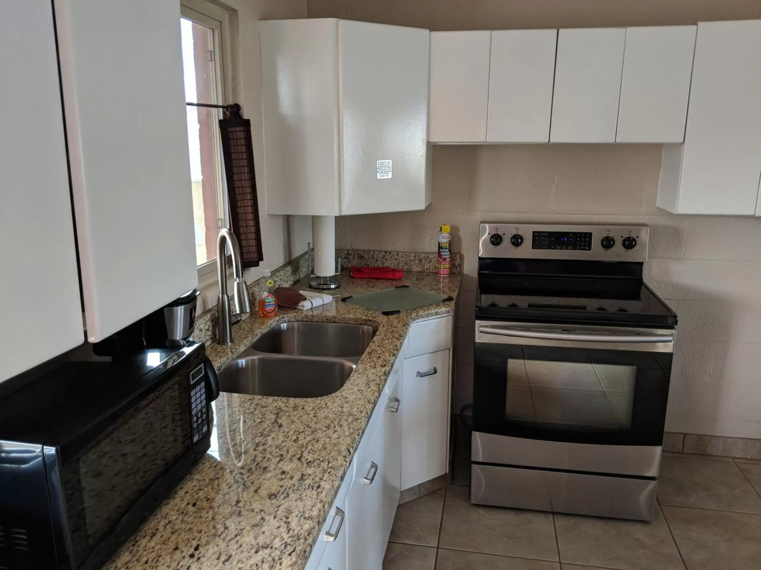 Kitchen or kitchenette, Kitchen/Kitchenette in Red Rock Motel