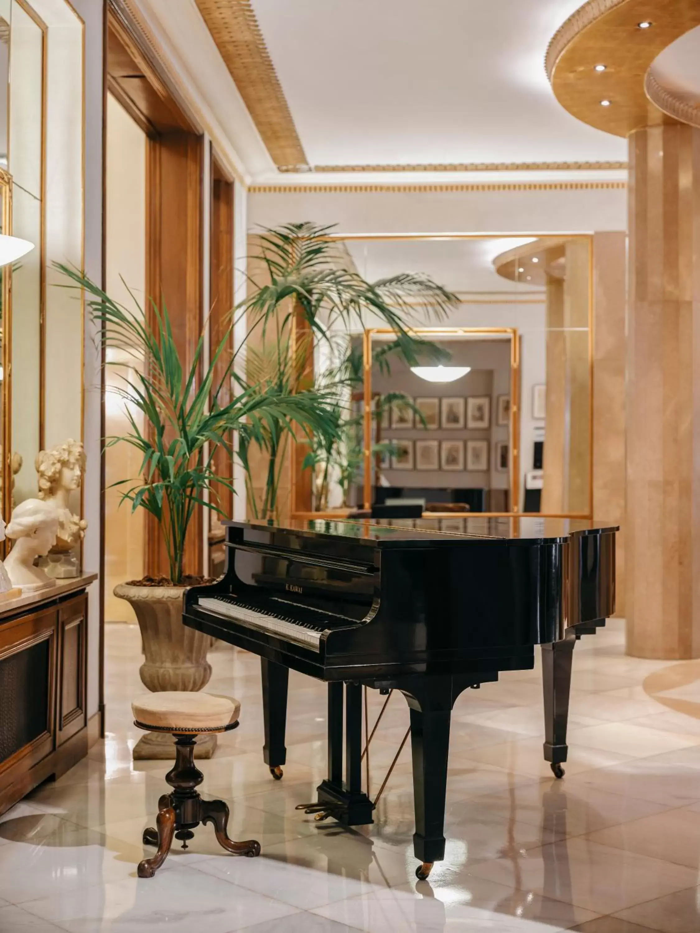 Facade/entrance, Billiards in Hotel Astoria