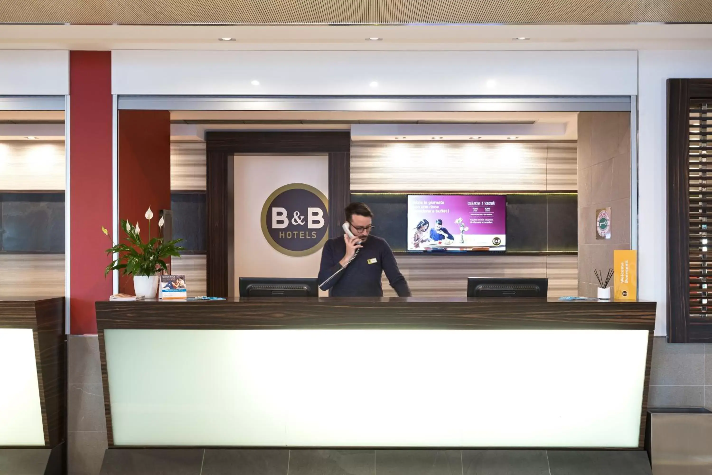 Lobby or reception in B&B Hotel Trento