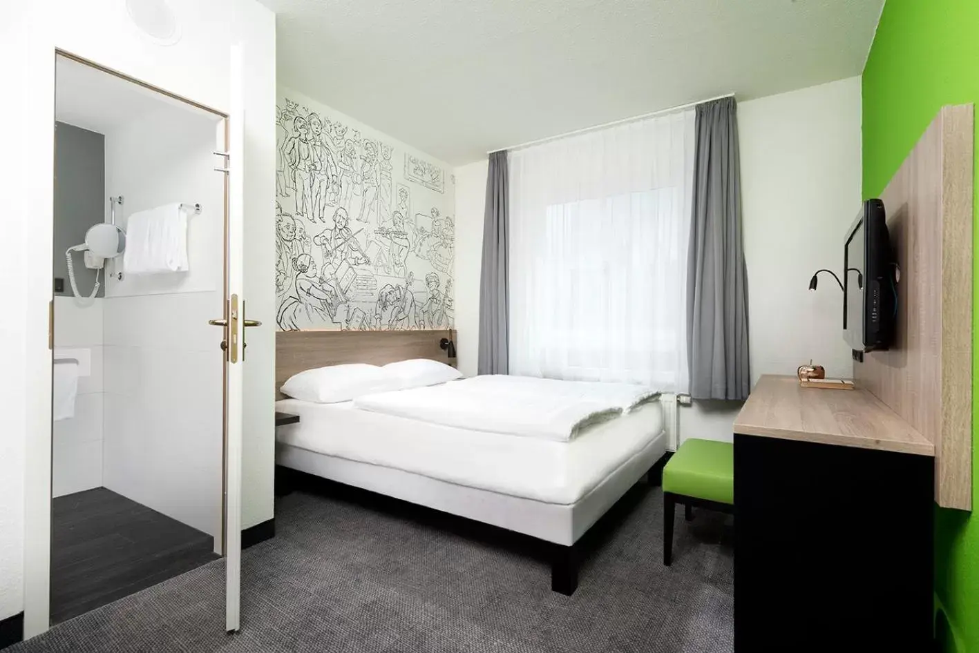 Photo of the whole room, Bed in ibis Styles Halle