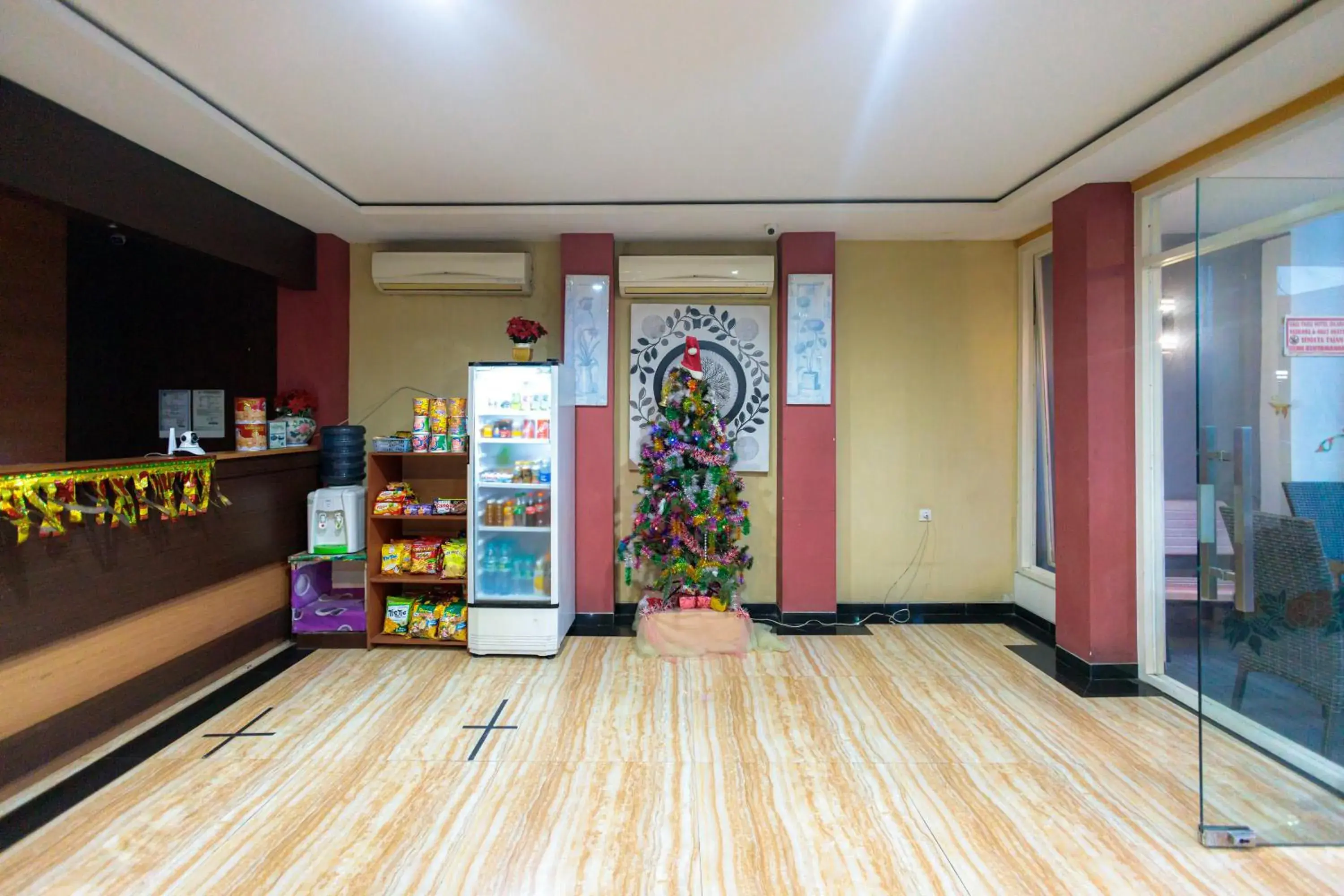 Lobby or reception in RedDoorz @ Kutisari Surabaya