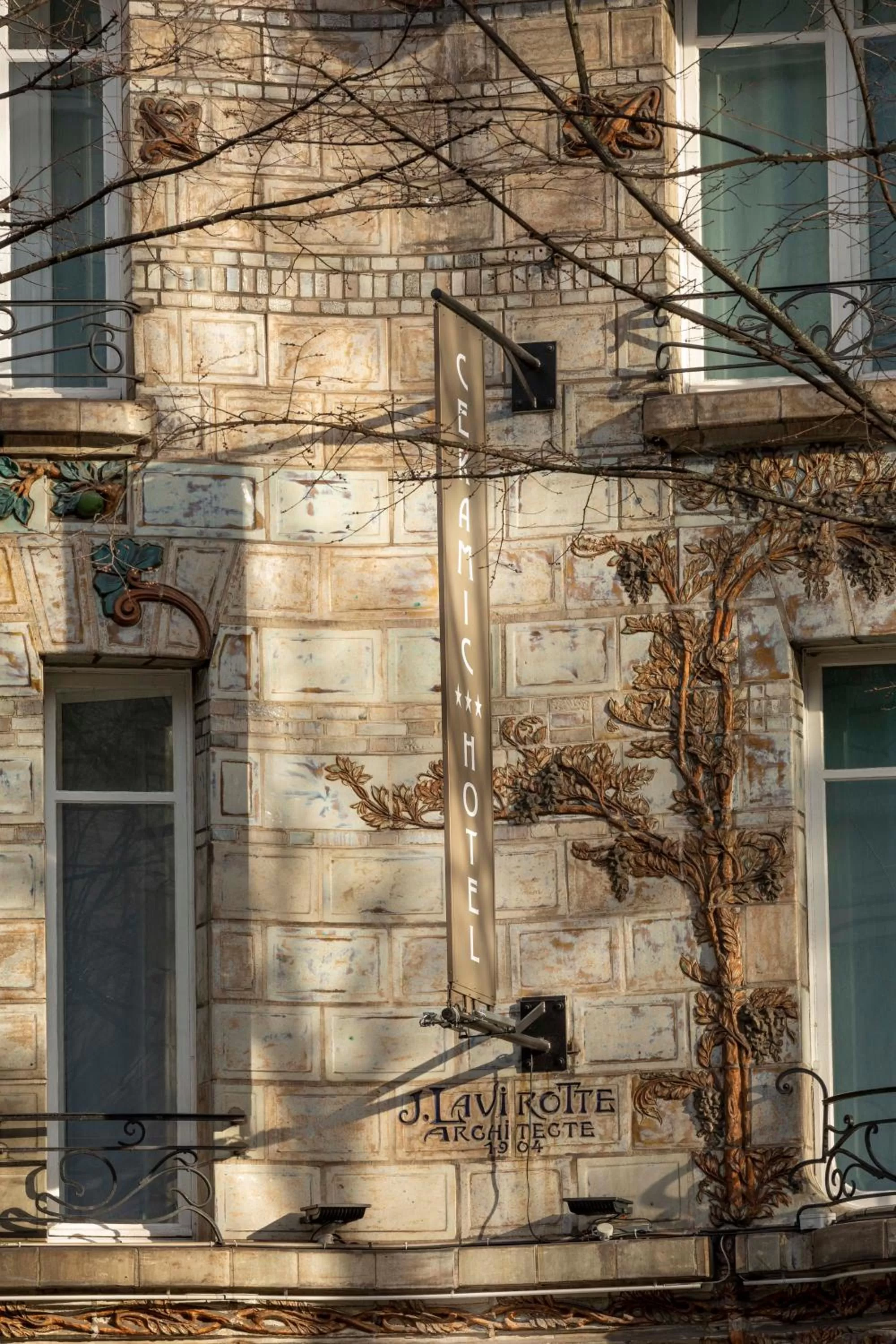 Property building in Elysées Ceramic