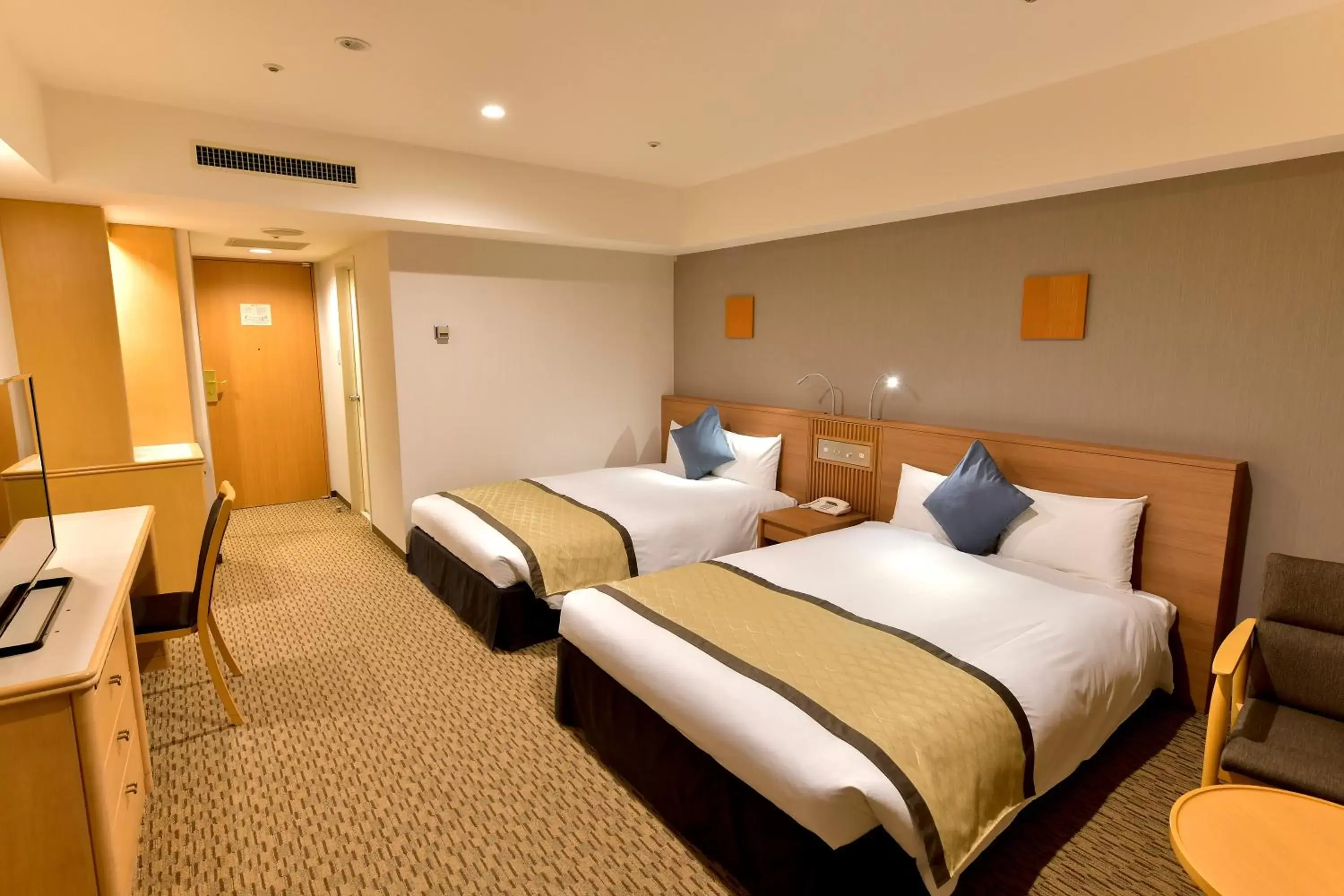 Bed in Narita Tobu Hotel Airport