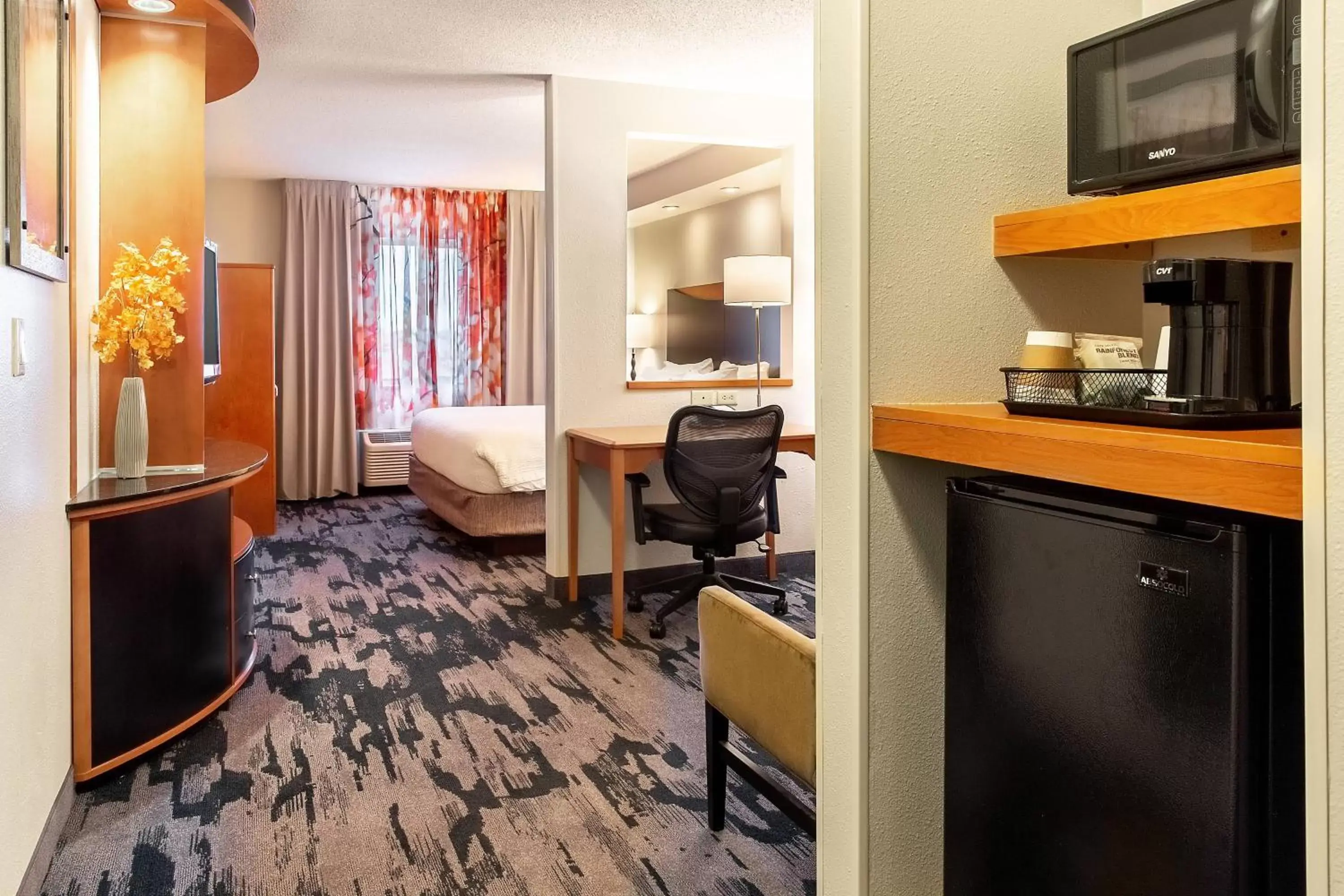 Executive King Suite with Sofa Bed in Fairfield Inn & Suites Minneapolis Eden Prairie