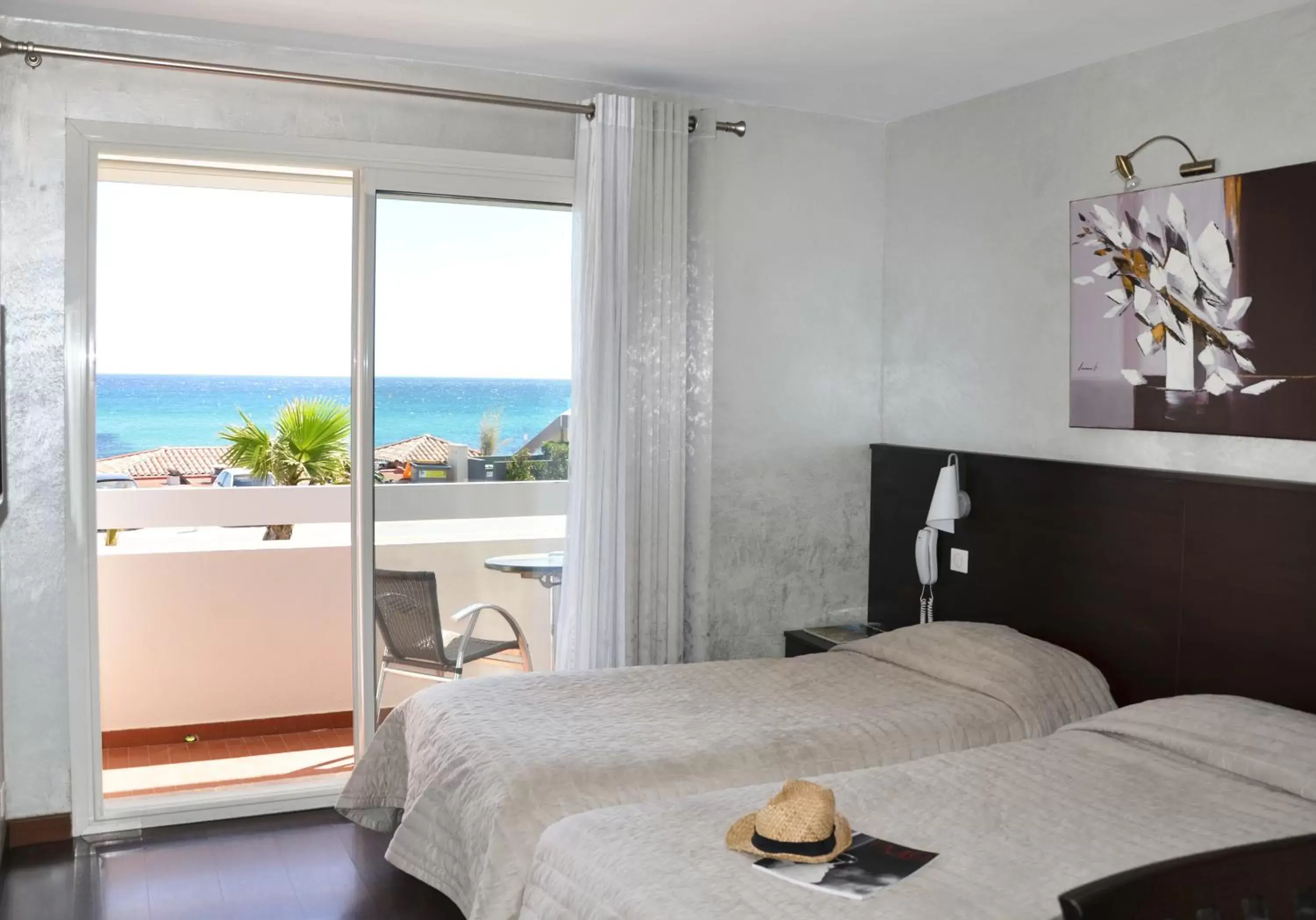 Photo of the whole room, Bed in Hôtel La Plage