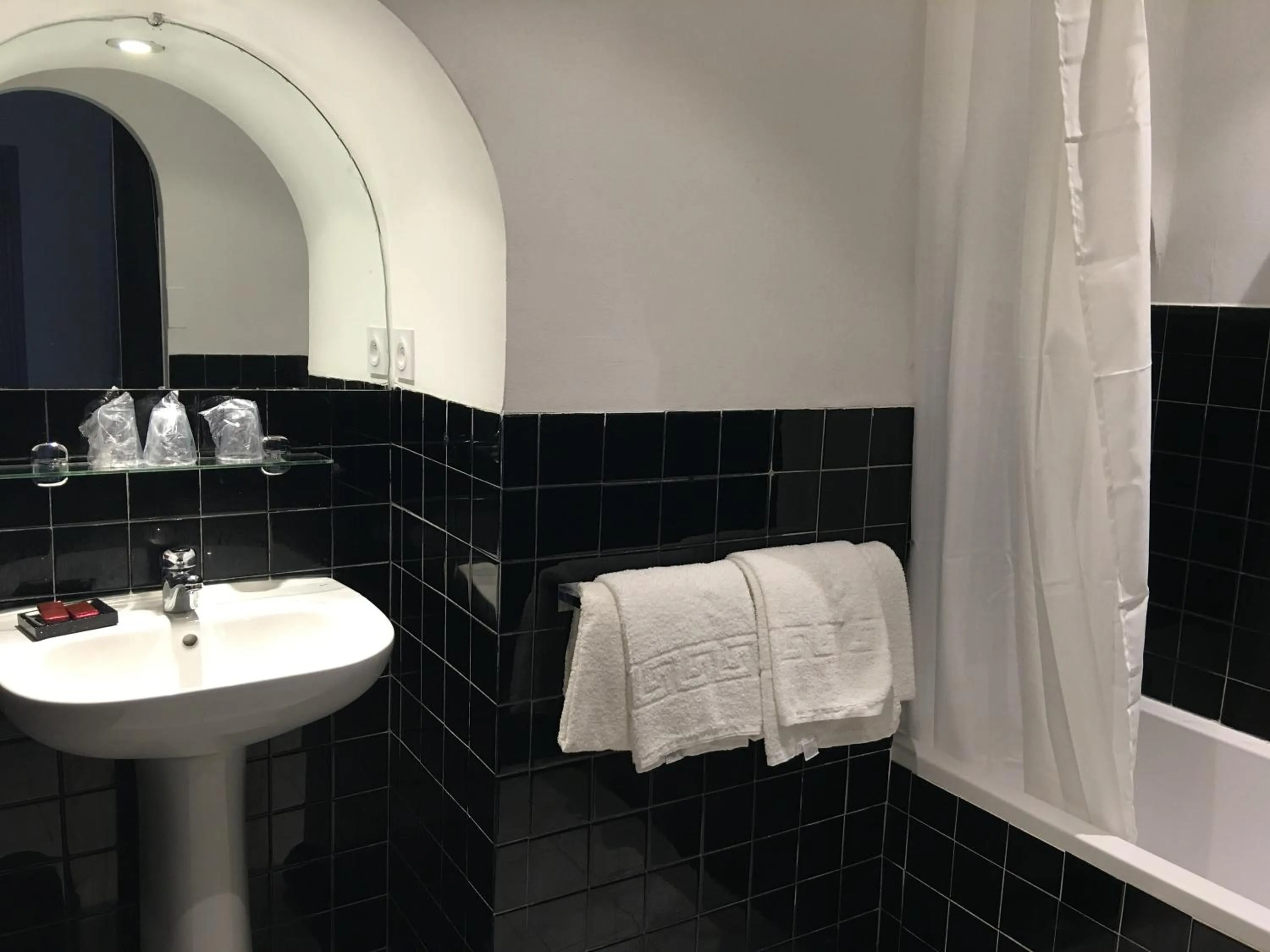 Bathroom in Hôtel Le Capitole