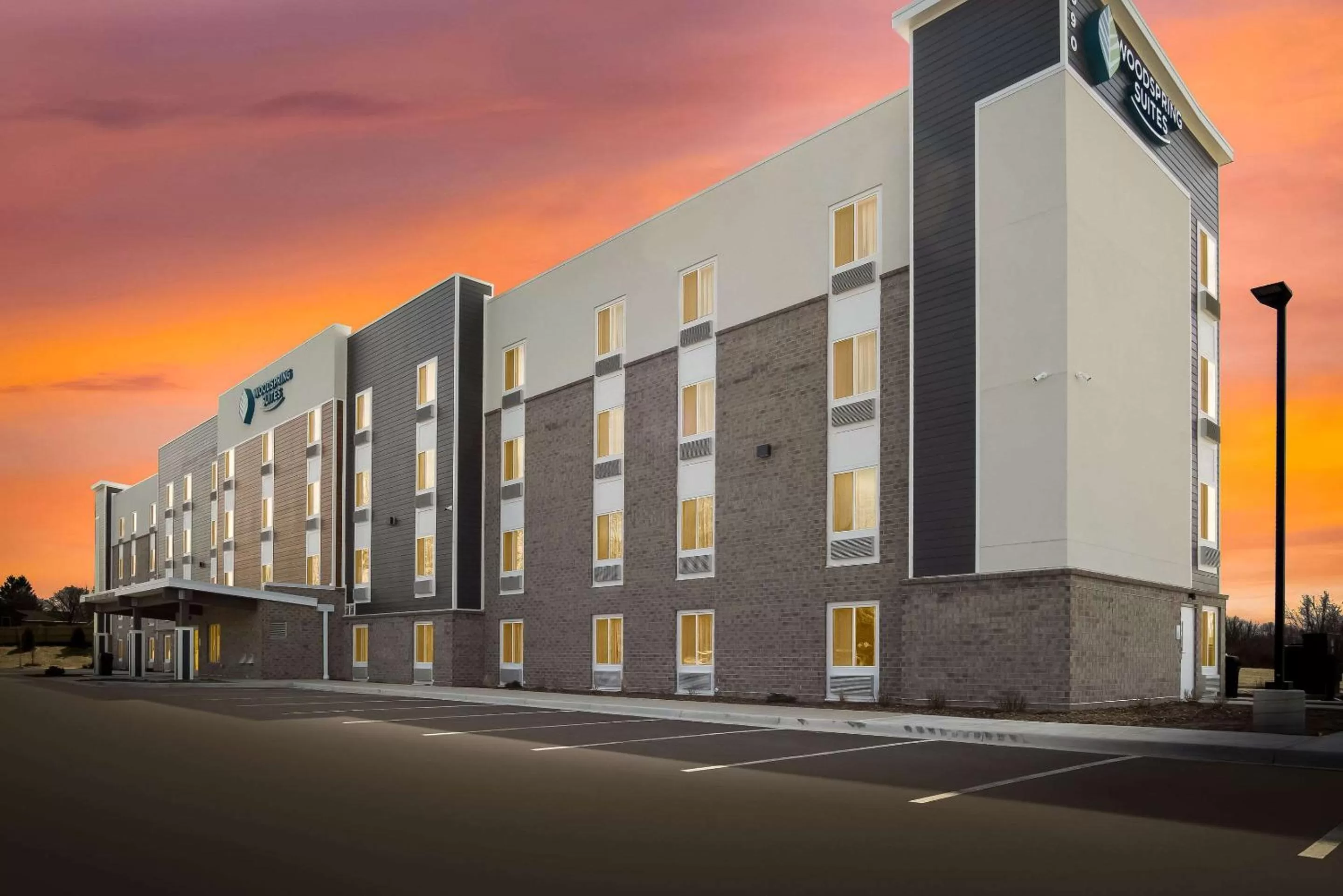 Property building in WoodSpring Suites Grand Rapids Kentwood