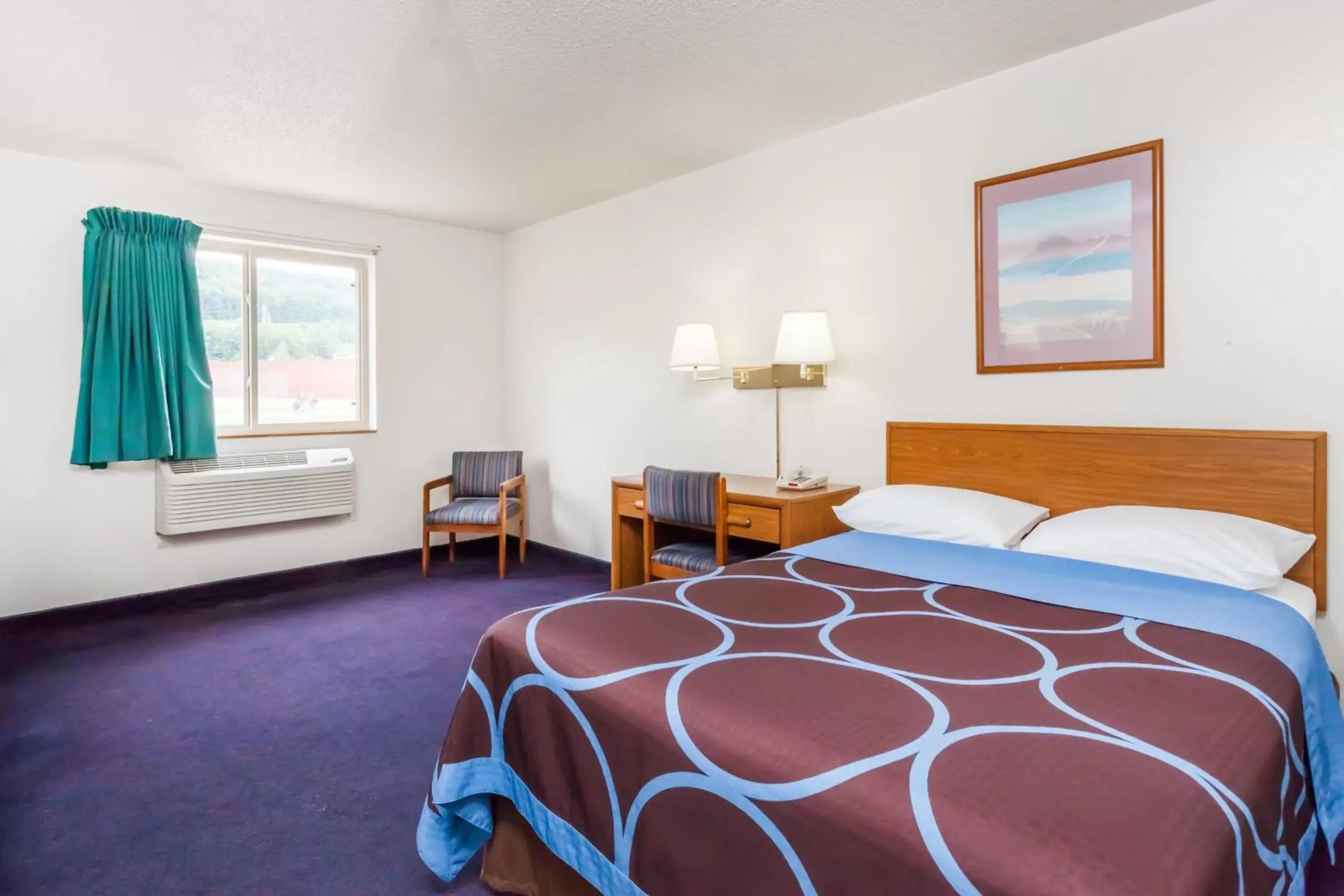 Bedroom, Bed in Super 8 by Wyndham Sidney NY