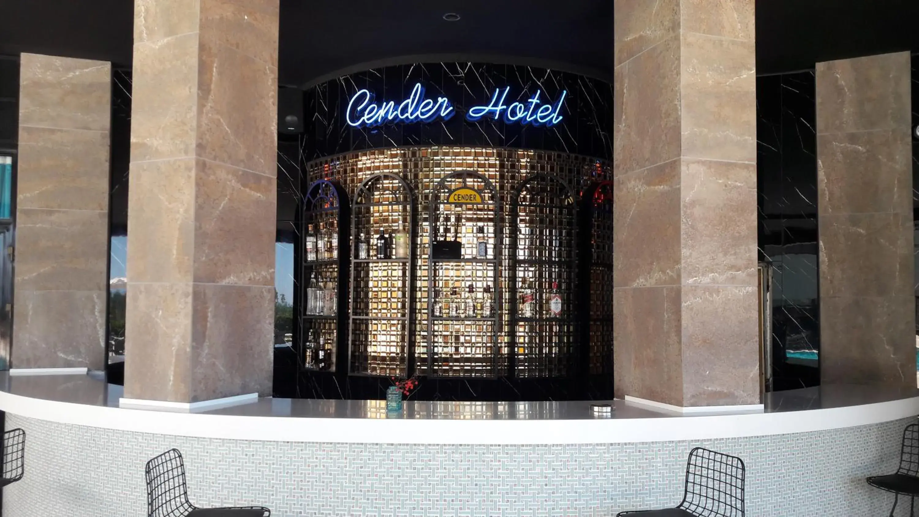 Lounge or bar in Cender Hotel