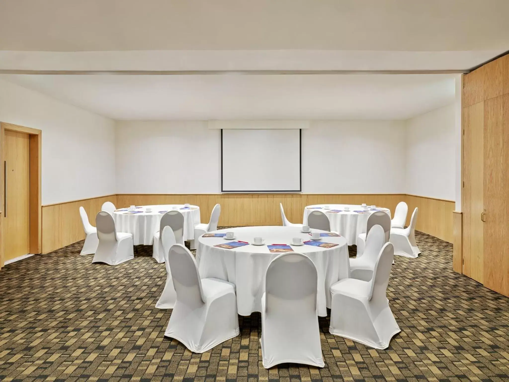 Business facilities in Fiesta Inn Aguascalientes