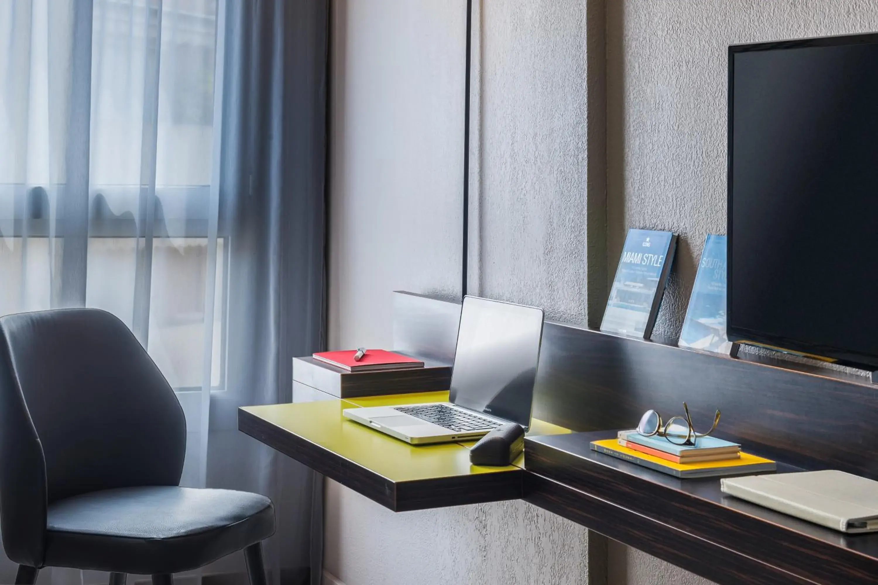 Seating area, TV/Entertainment Center in Ibis Styles Nice Centre Port