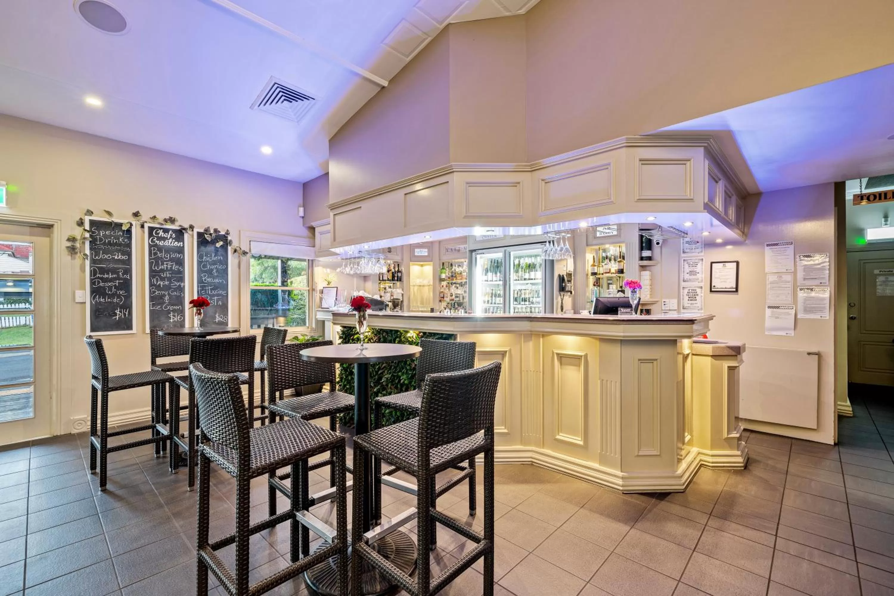 Lounge or bar in Ambassador On Ruthven