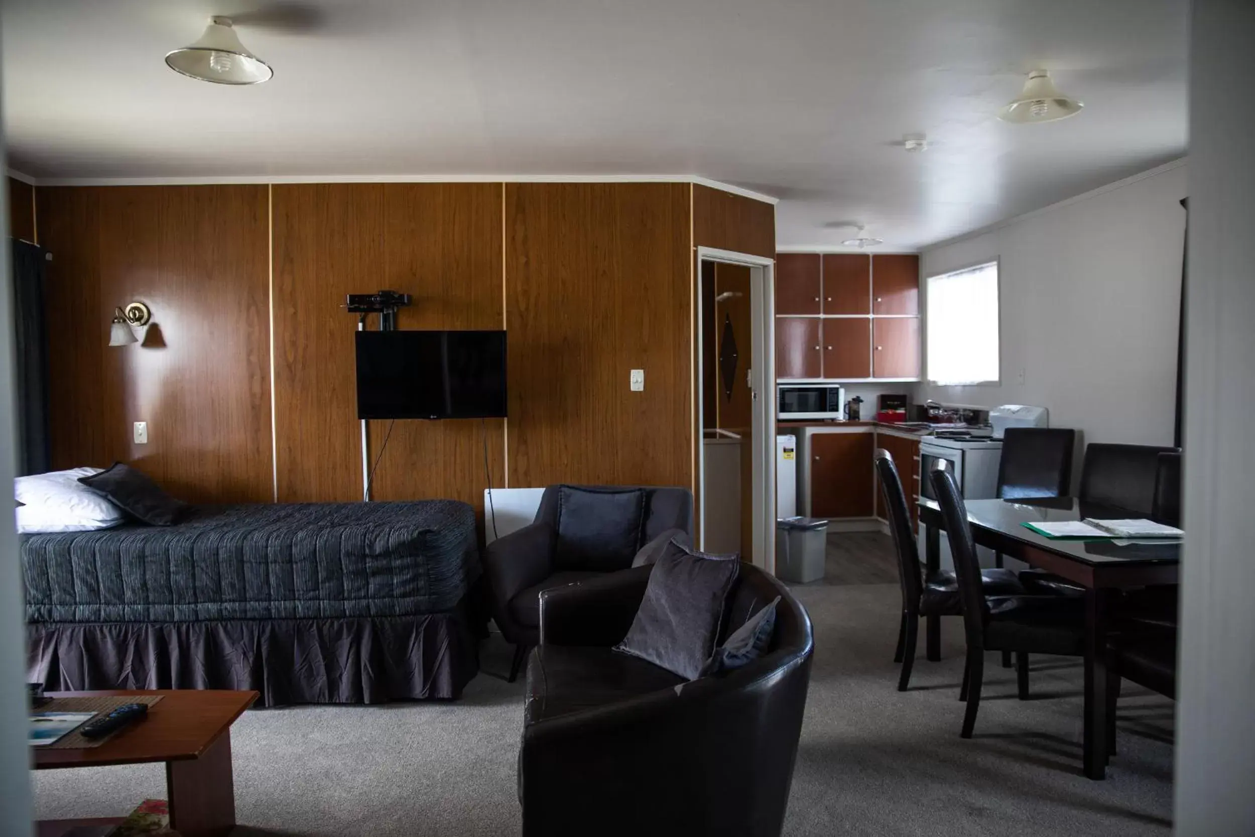 Seating Area in Peninsula Motel