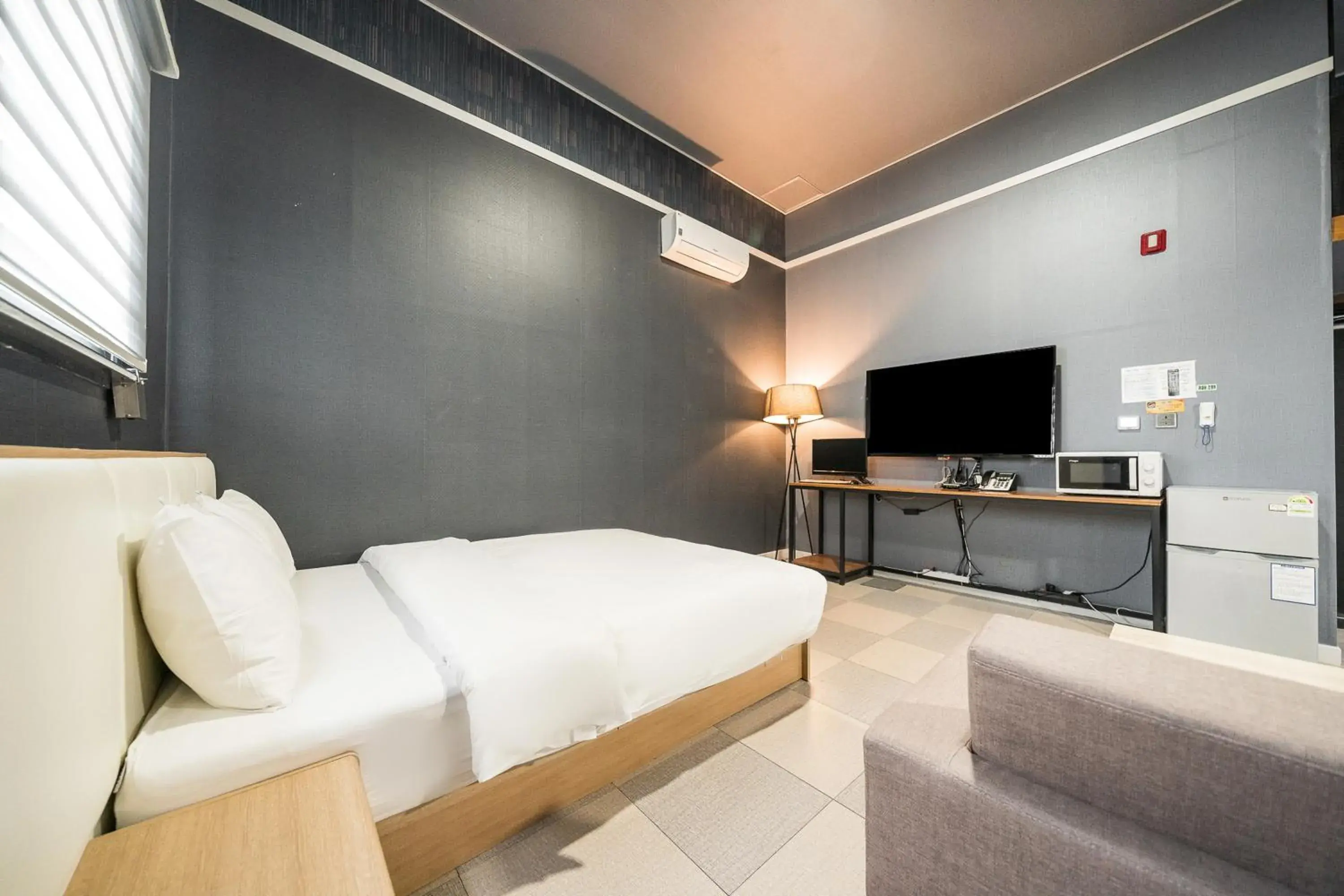 TV and multimedia, TV/Entertainment Center in G Stay Malu Hotel
