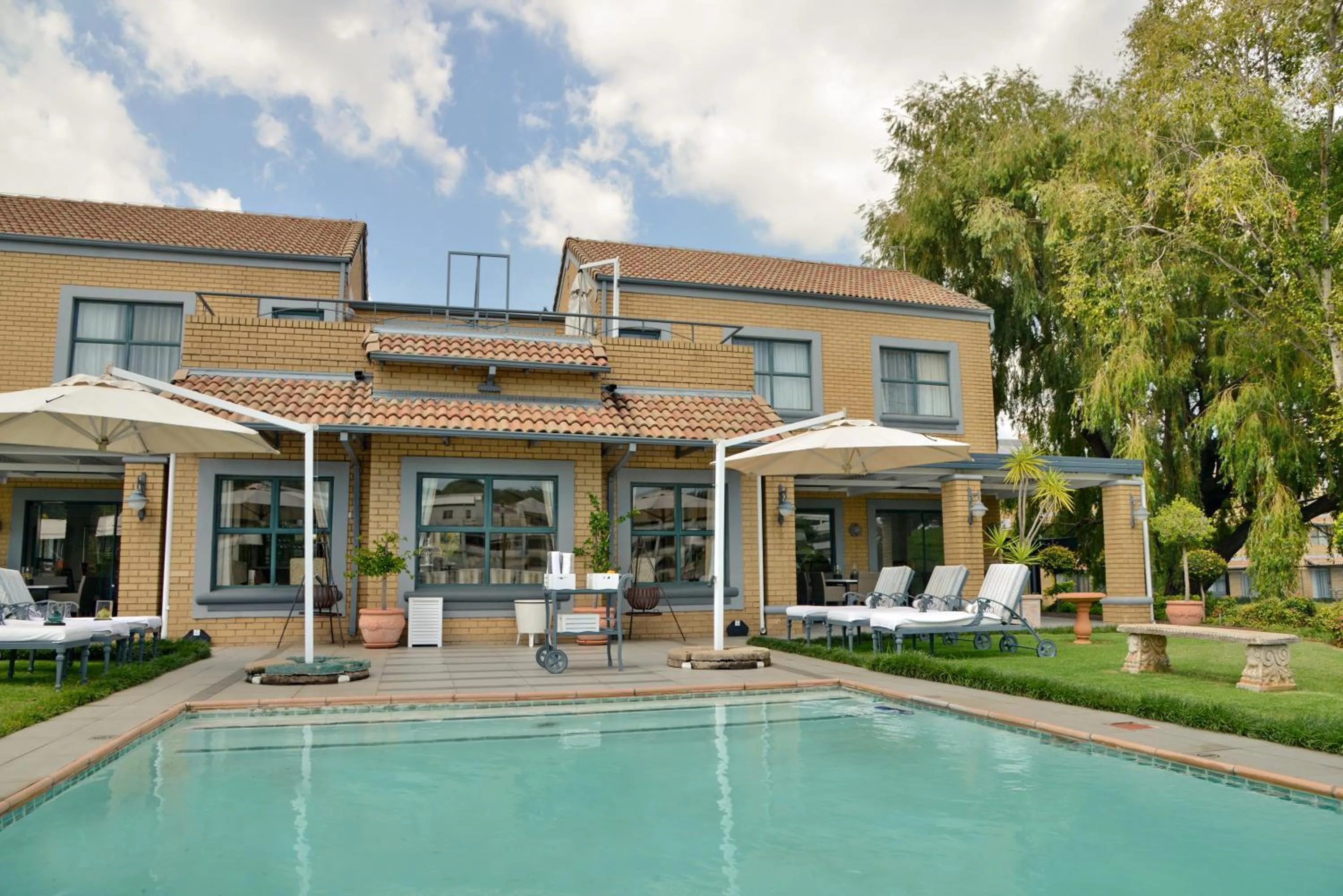 Swimming pool in City Lodge Hotel Eastgate