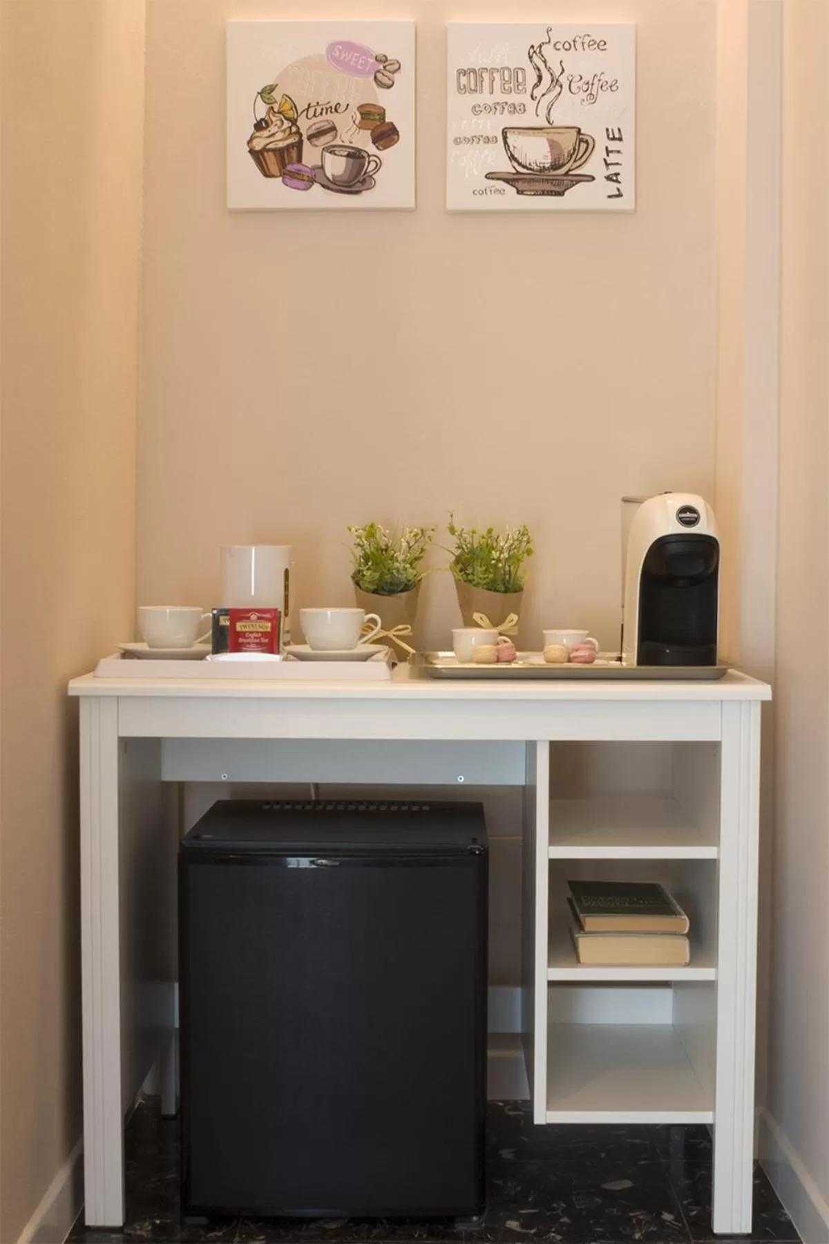 Photo of the whole room, Kitchen/Kitchenette in Accanto Al Centro B&B