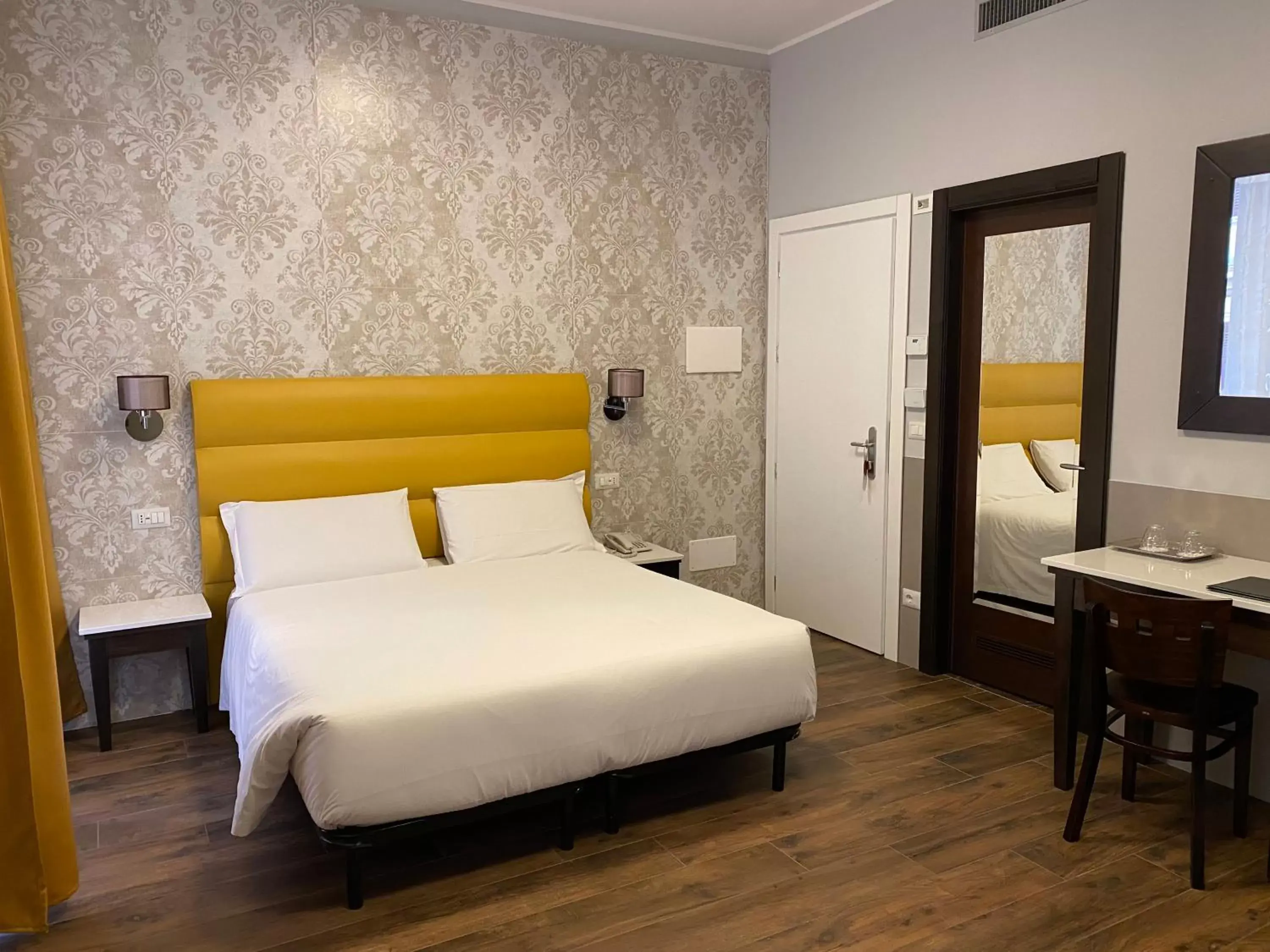 Superior Double or Twin Room in Hotel Virgilio Superior Double or Twin Room in Hotel Virgilio