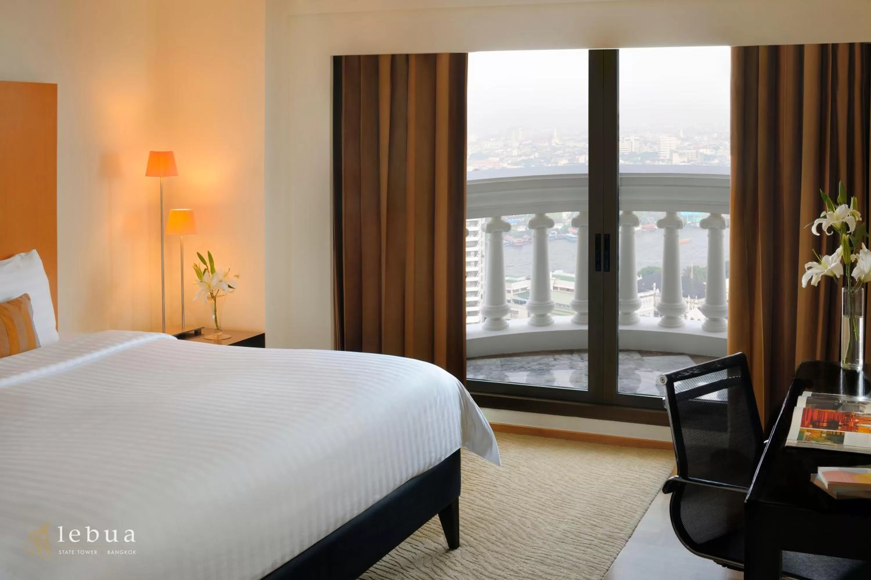 View (from property/room), Bed in lebua at State Tower