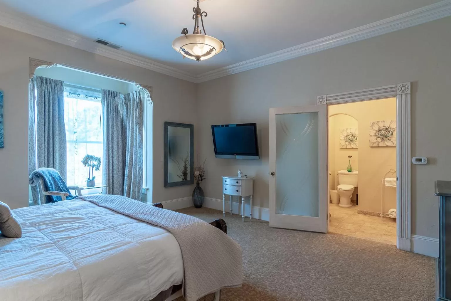 Bedroom, Bed in Chateau Coralini