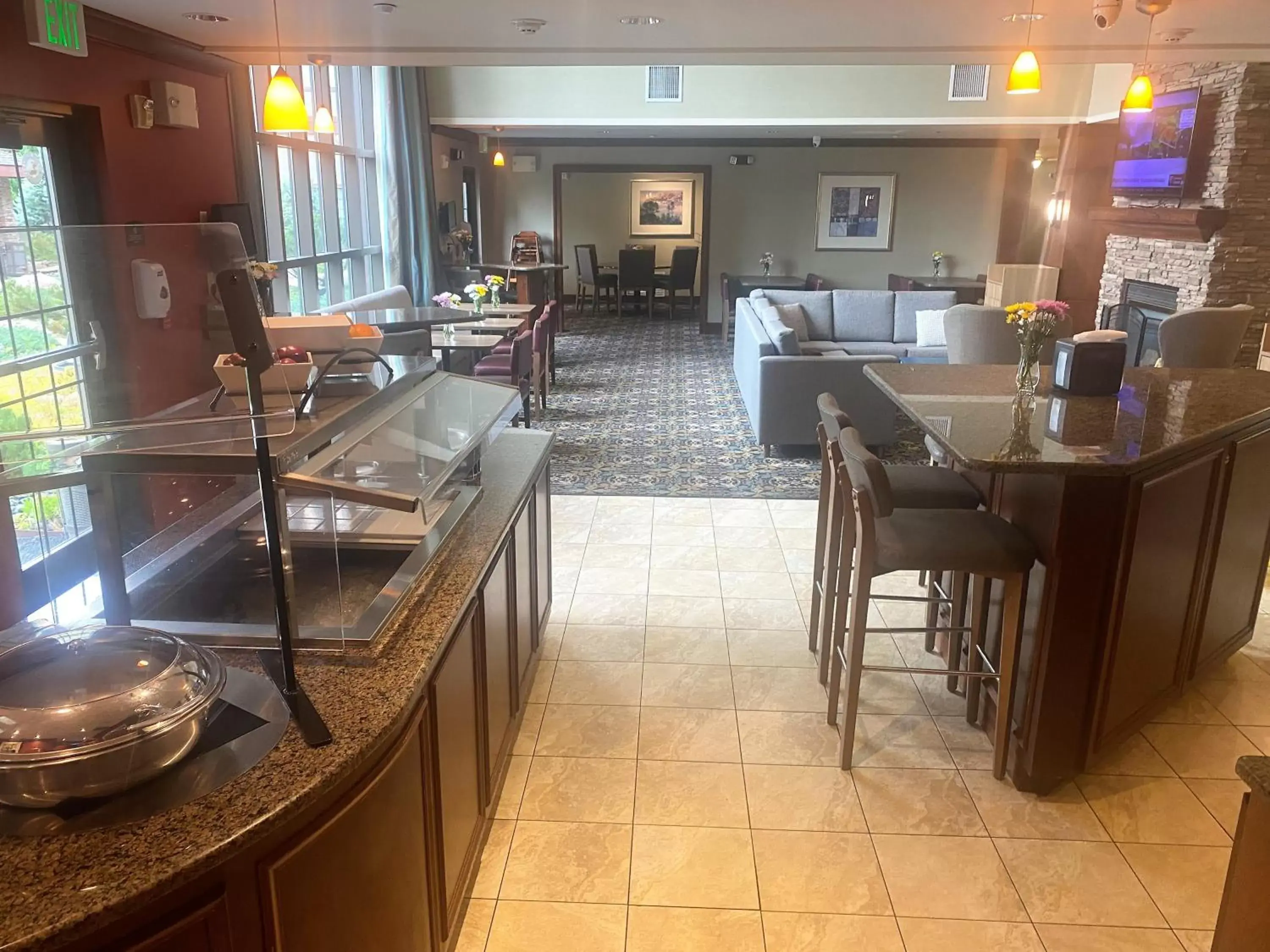 Breakfast, Restaurant/Places to Eat in Staybridge Suites Great Falls, an IHG Hotel