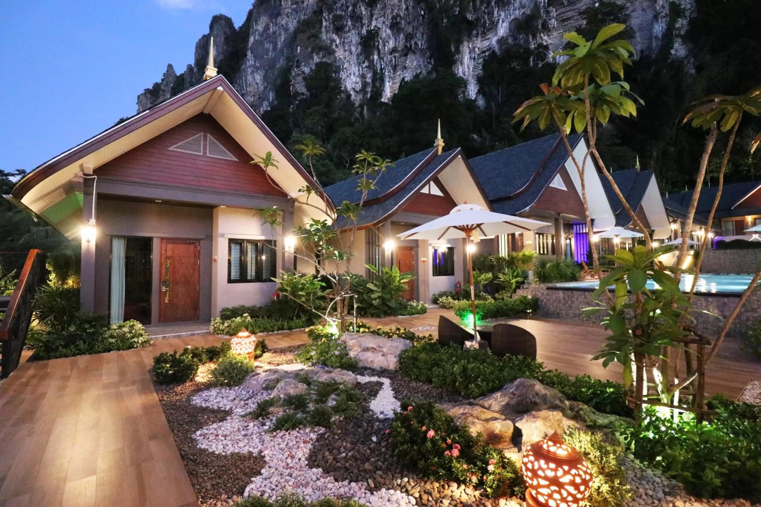 On site in The Scene Cliff View Villas