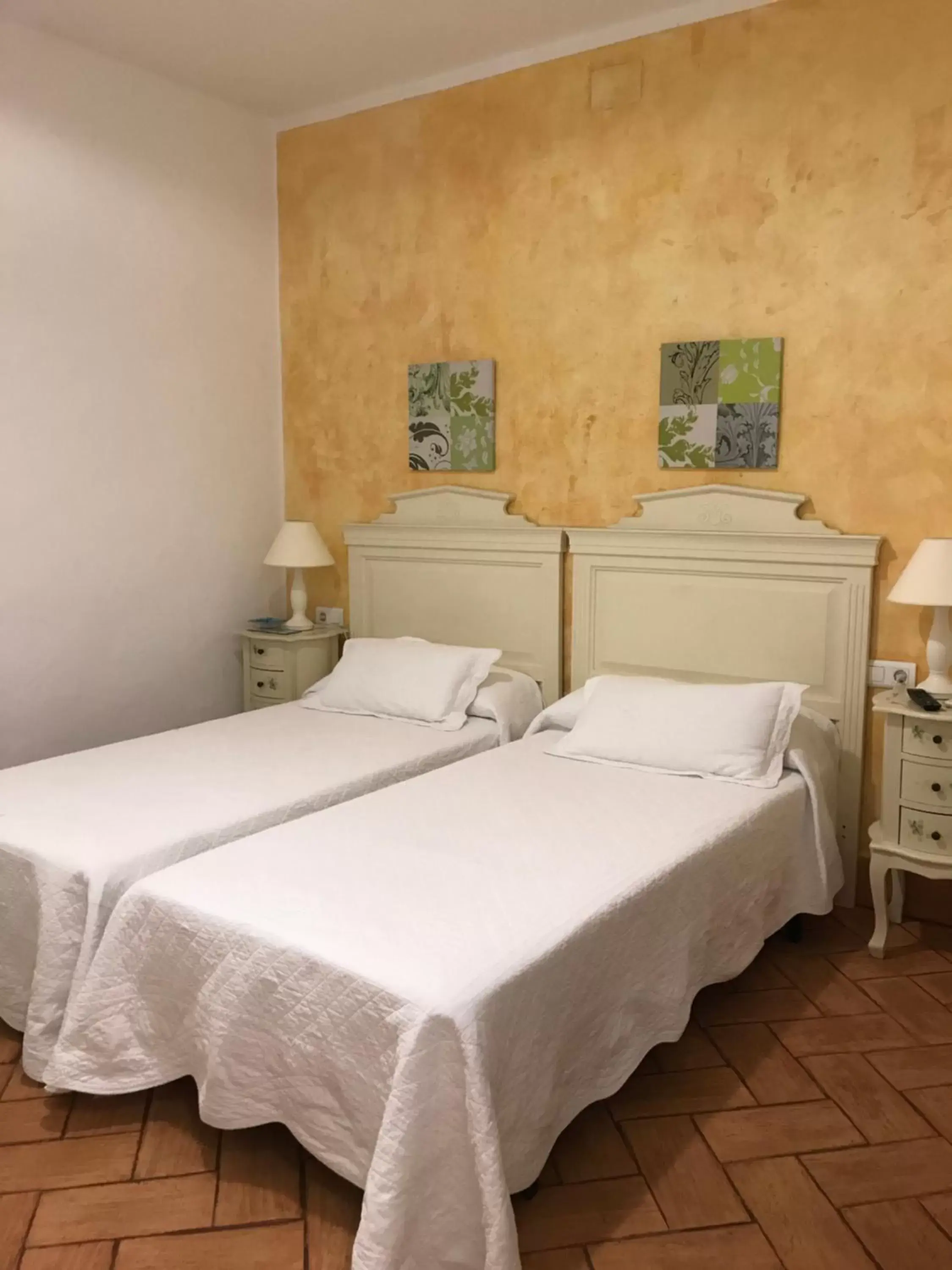 Bed in Apartamentos Turísticos - Hostal Los Alisos