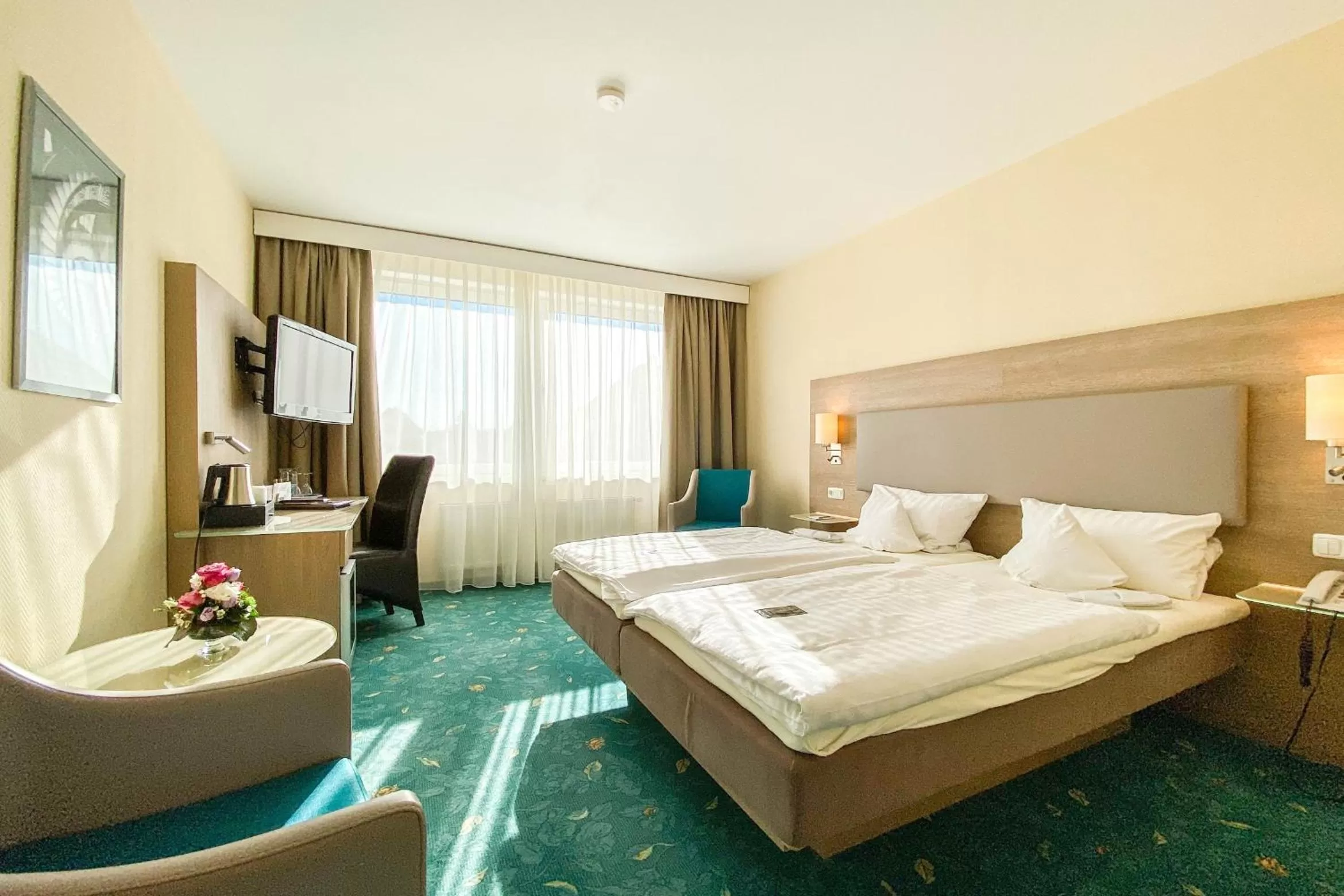 Photo of the whole room, Bed in Hotel-Restaurant Vier Linden