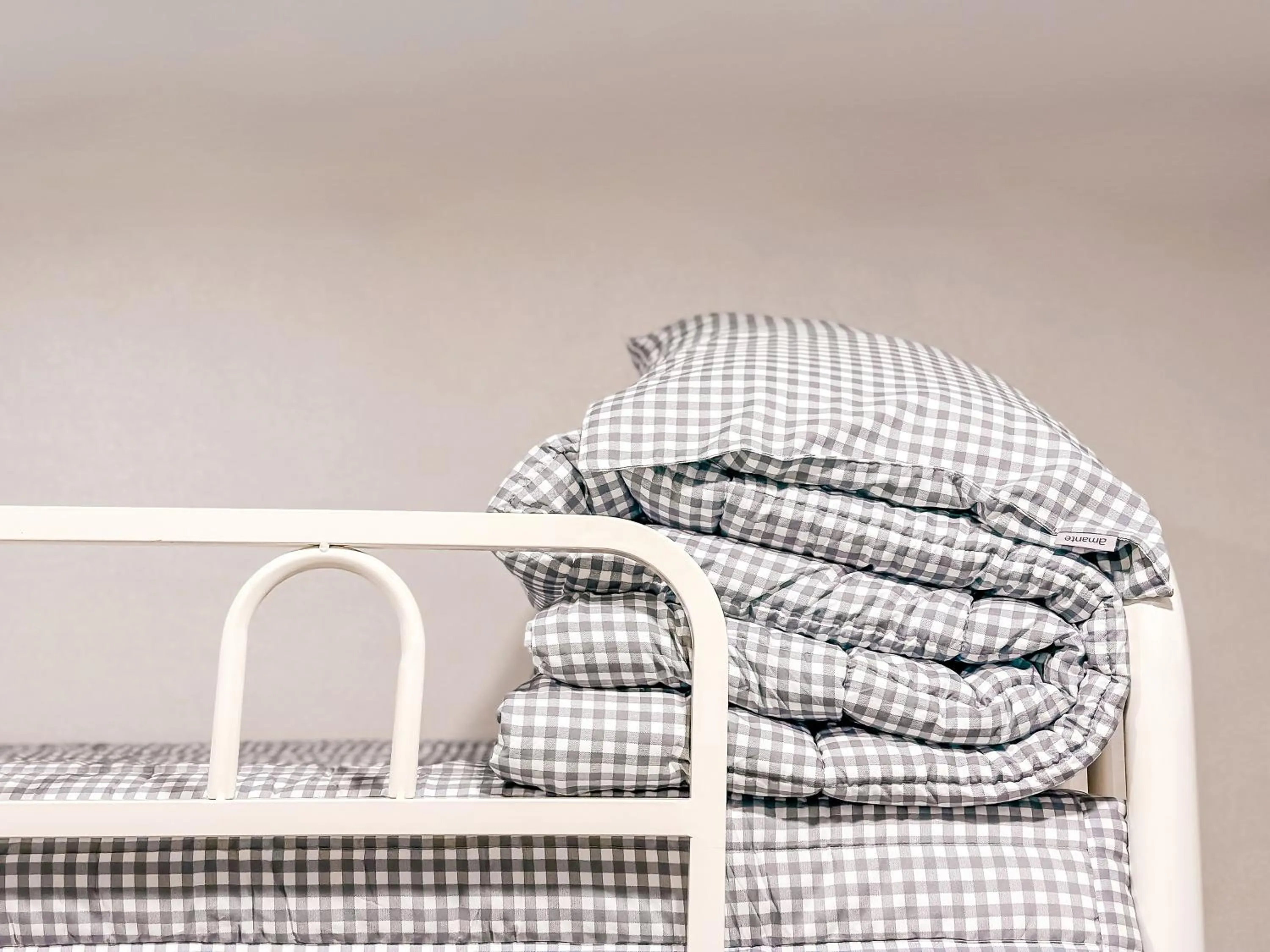 Bed in Dongseongro ZERO guesthouse