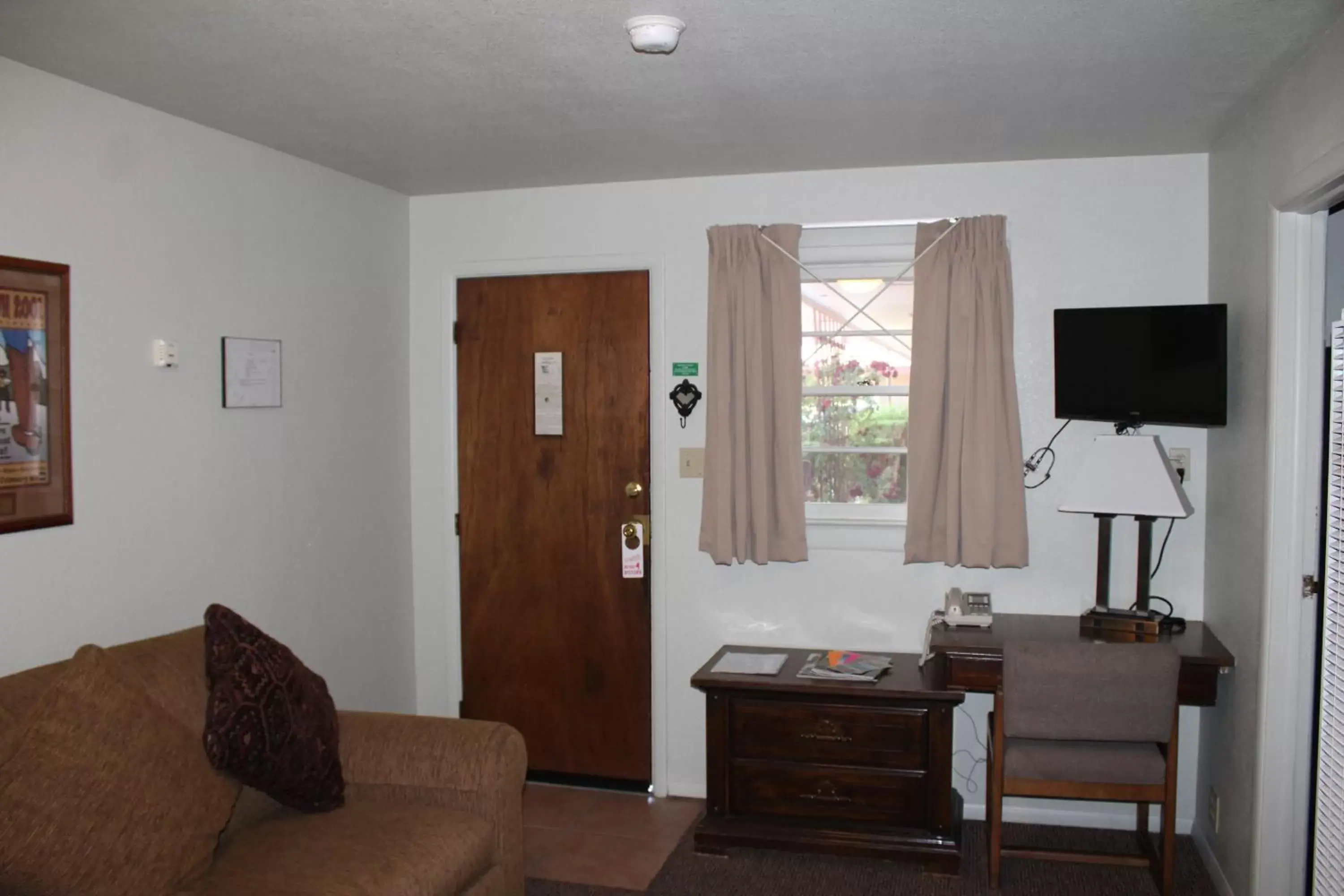 Seating Area in The Siesta Motel