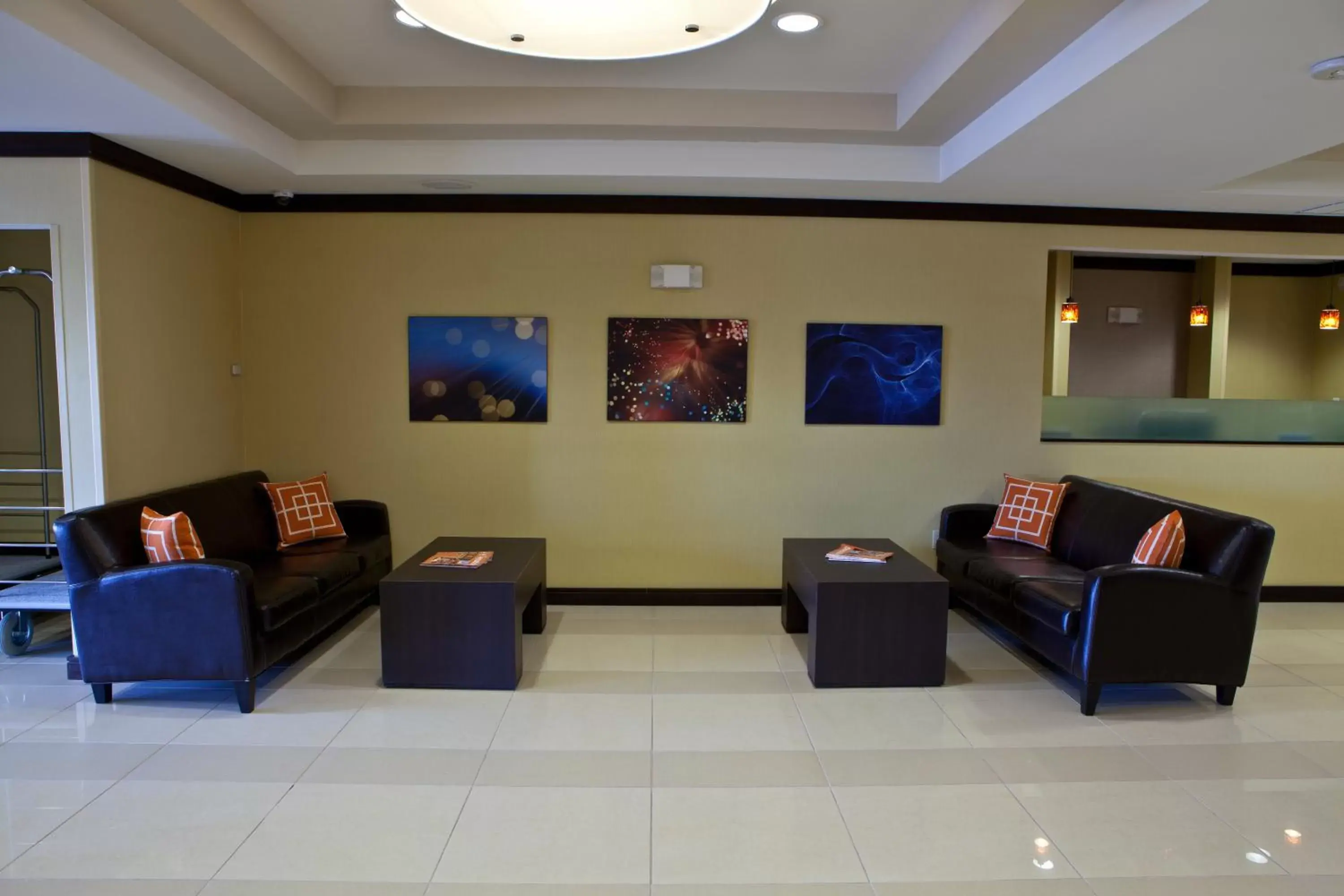 Property building, Lobby/Reception in Holiday Inn Express Hotel & Suites Lansing-Dimondale, an IHG Hotel