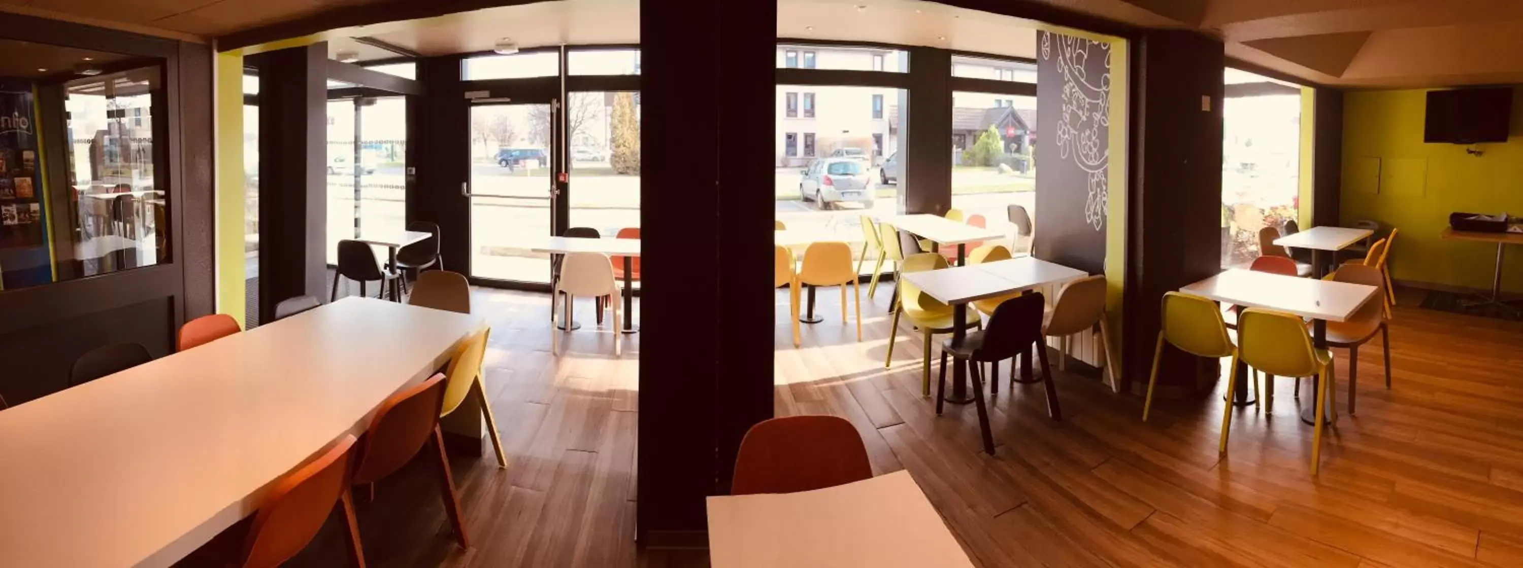 Lobby or reception in ibis budget Strasbourg La Vigie Lobby or reception in ibis budget Strasbourg La Vigie