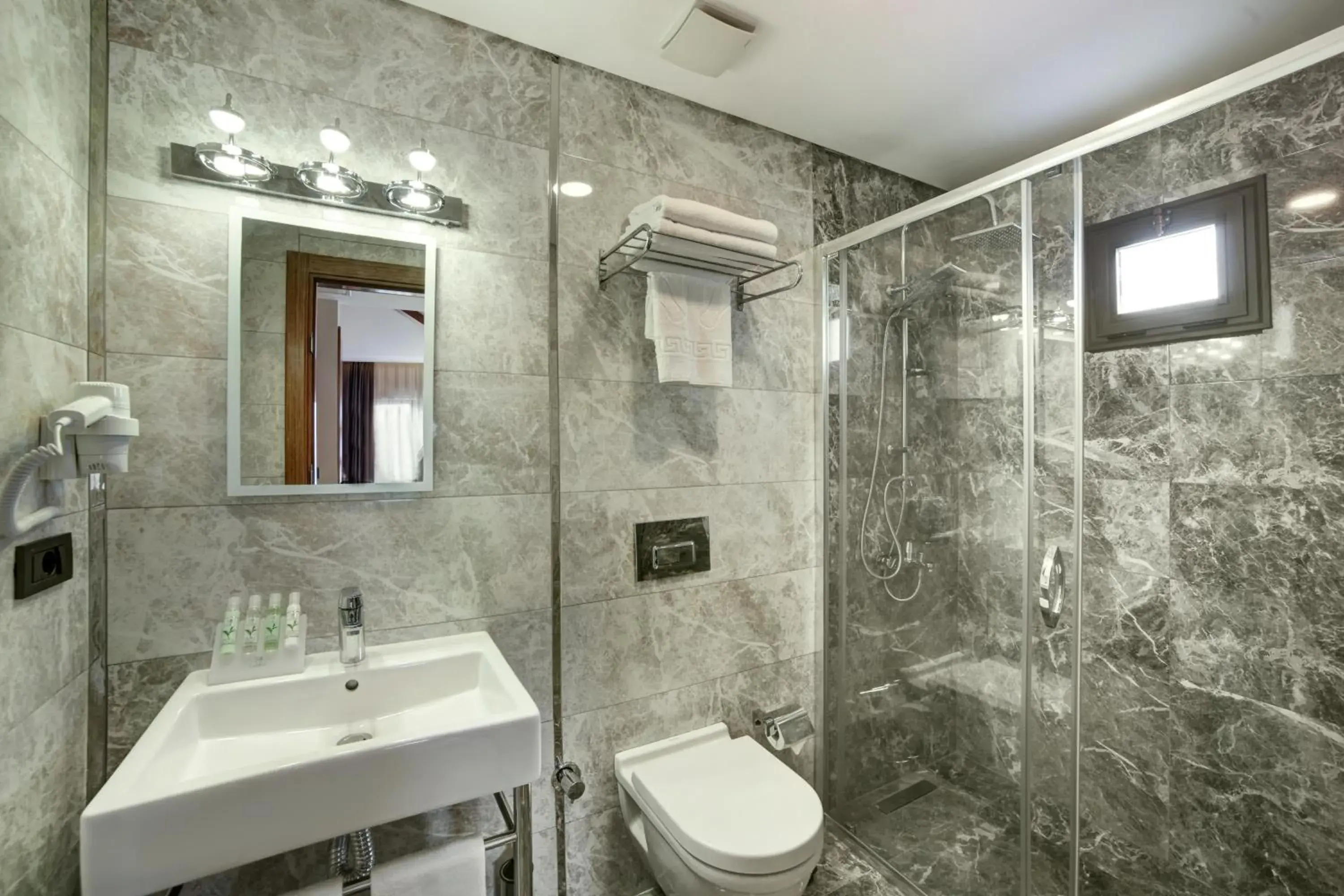 Shower, Bathroom in The Fox Hotel