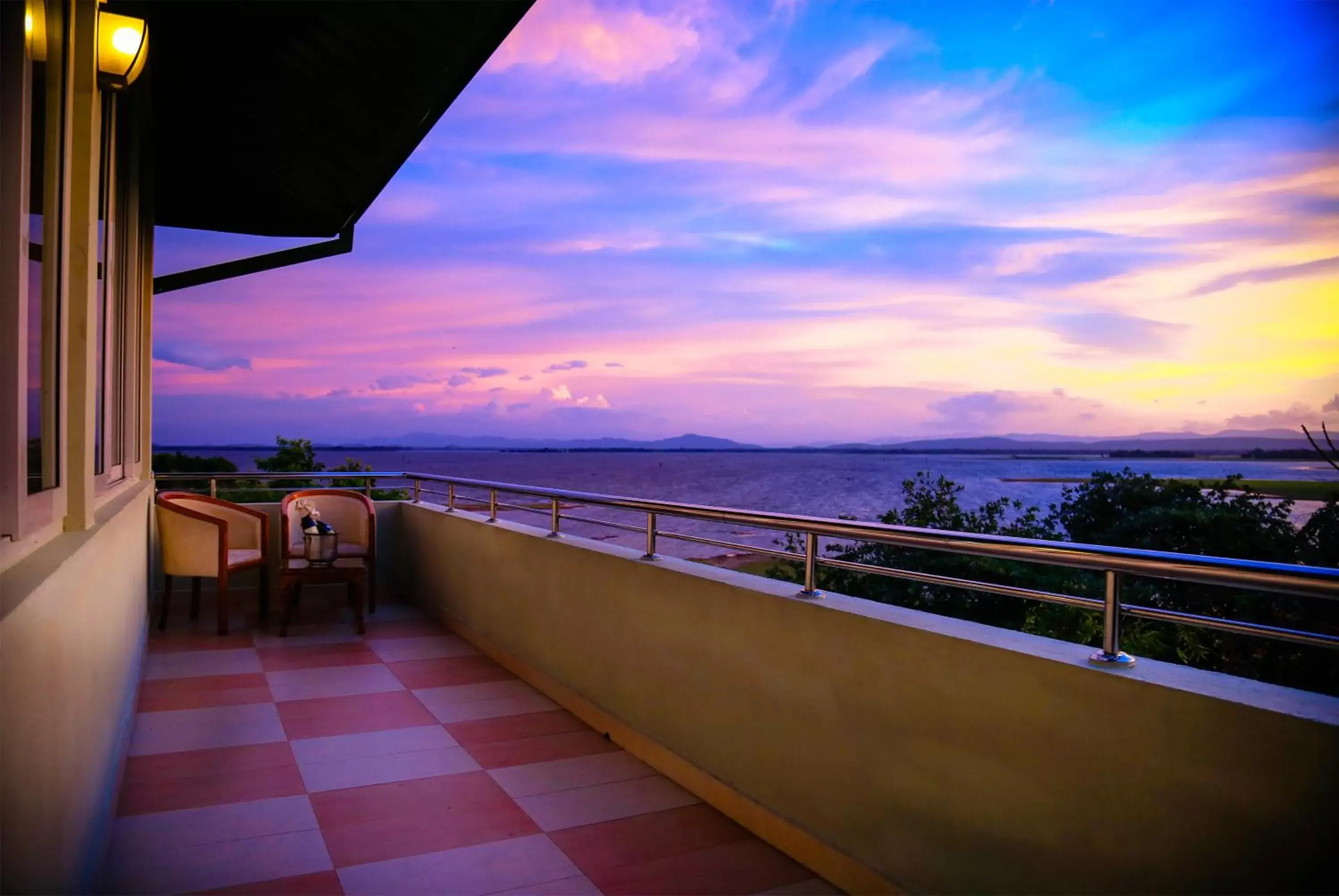 Balcony/Terrace in Hotel Sudu Araliya