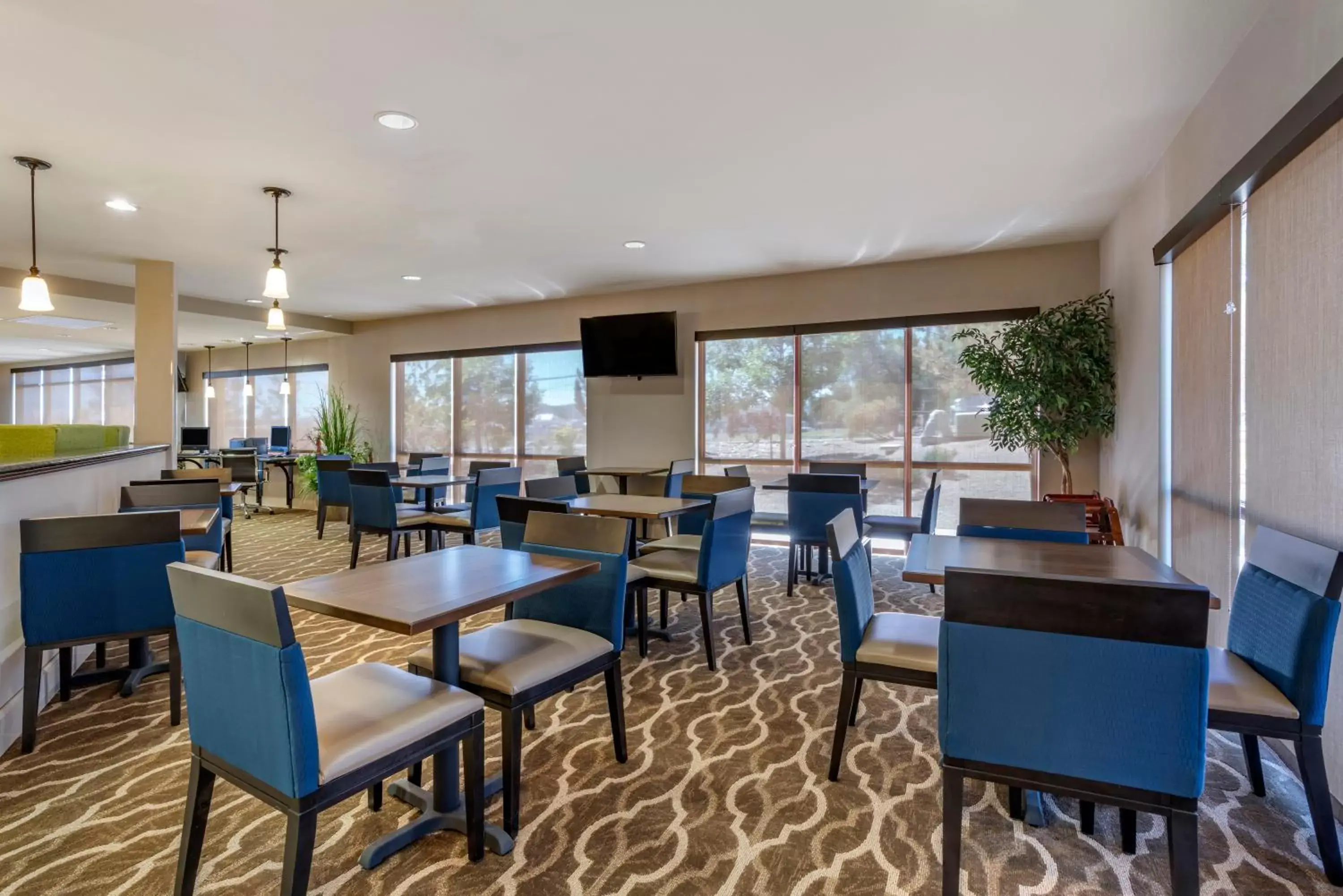 Breakfast, Restaurant/Places to Eat in Comfort Suites Fernley