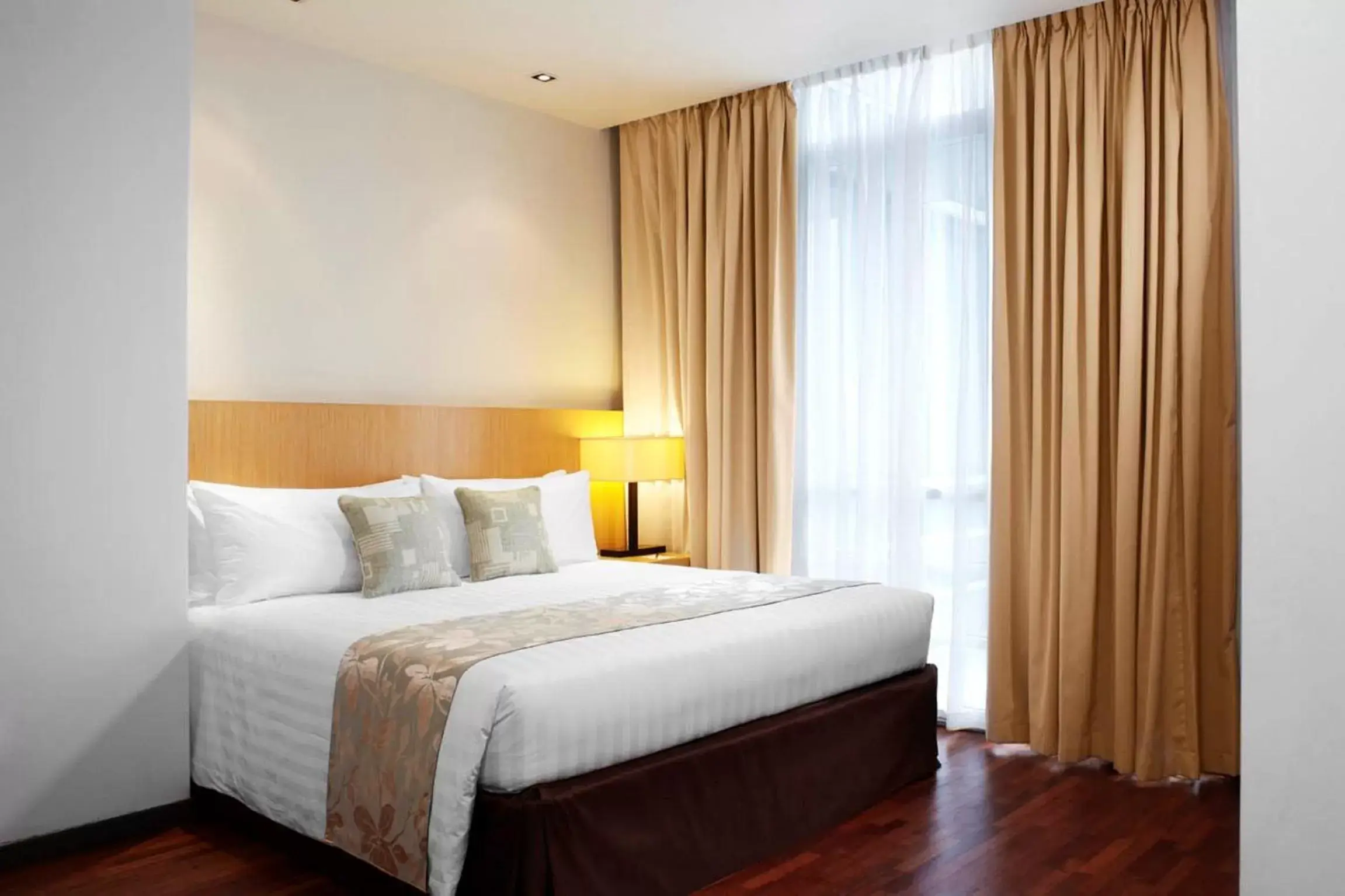 Bed in PARKROYAL Serviced Suites Kuala Lumpur
