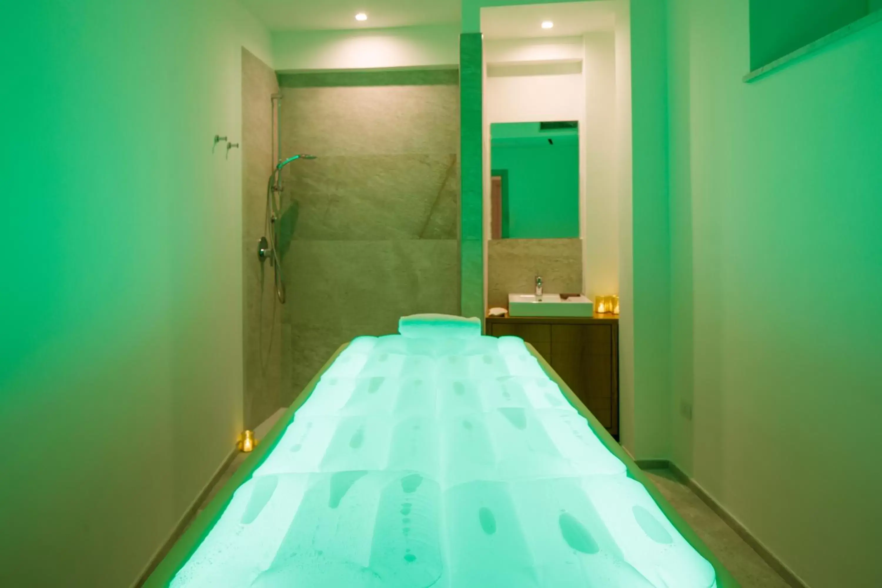 Massage, Bathroom in Villa Fiorella Art Hotel
