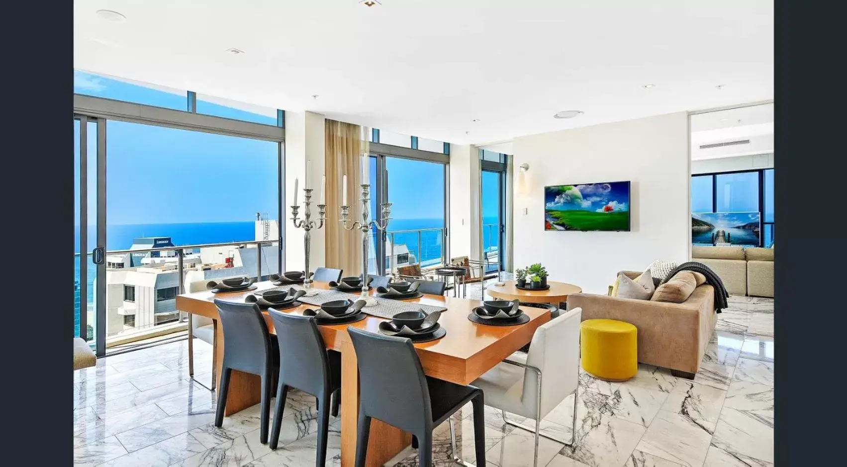 Living room in Artique Surfers Paradise - Official