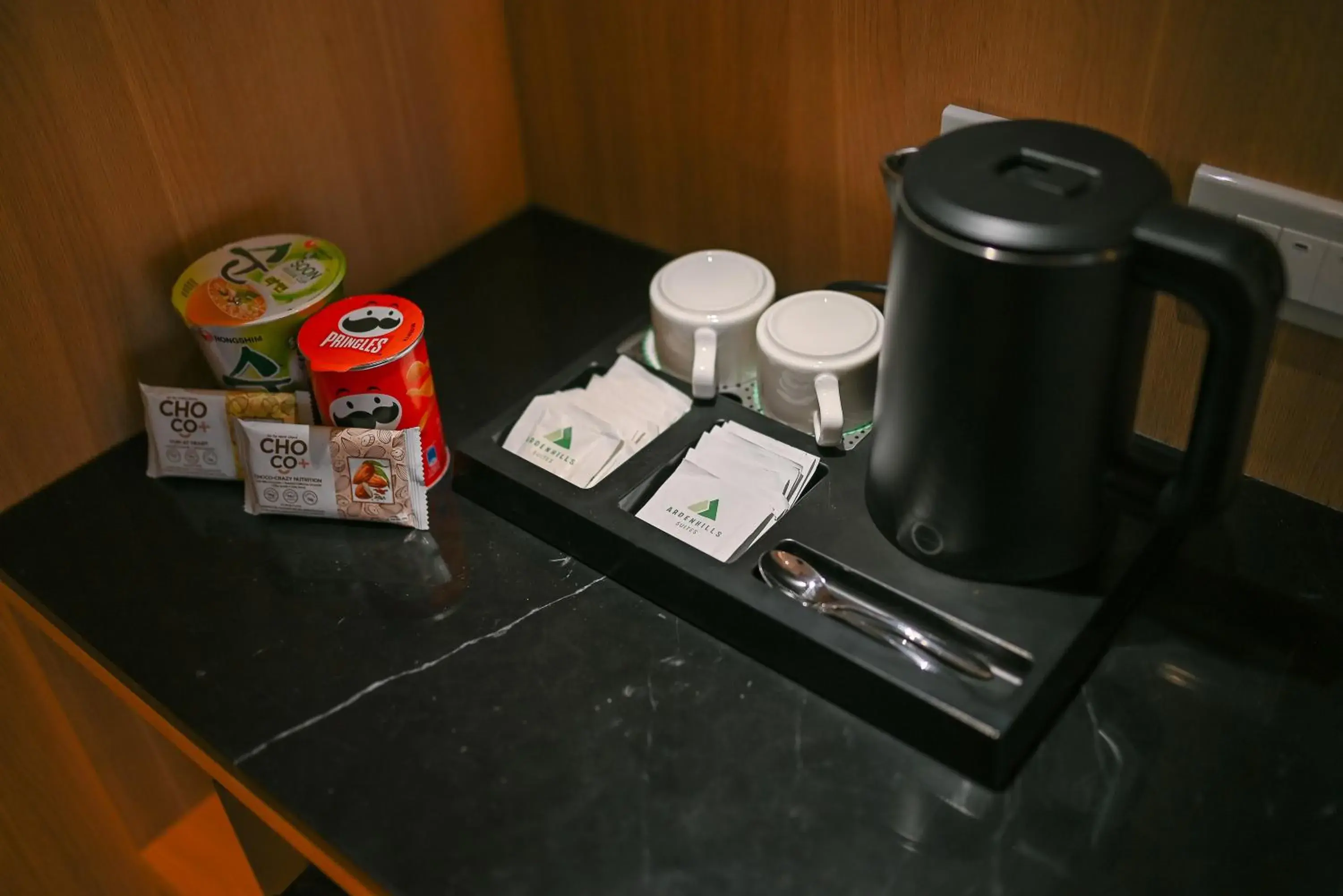 Coffee/tea facilities in Ardenhills Suites