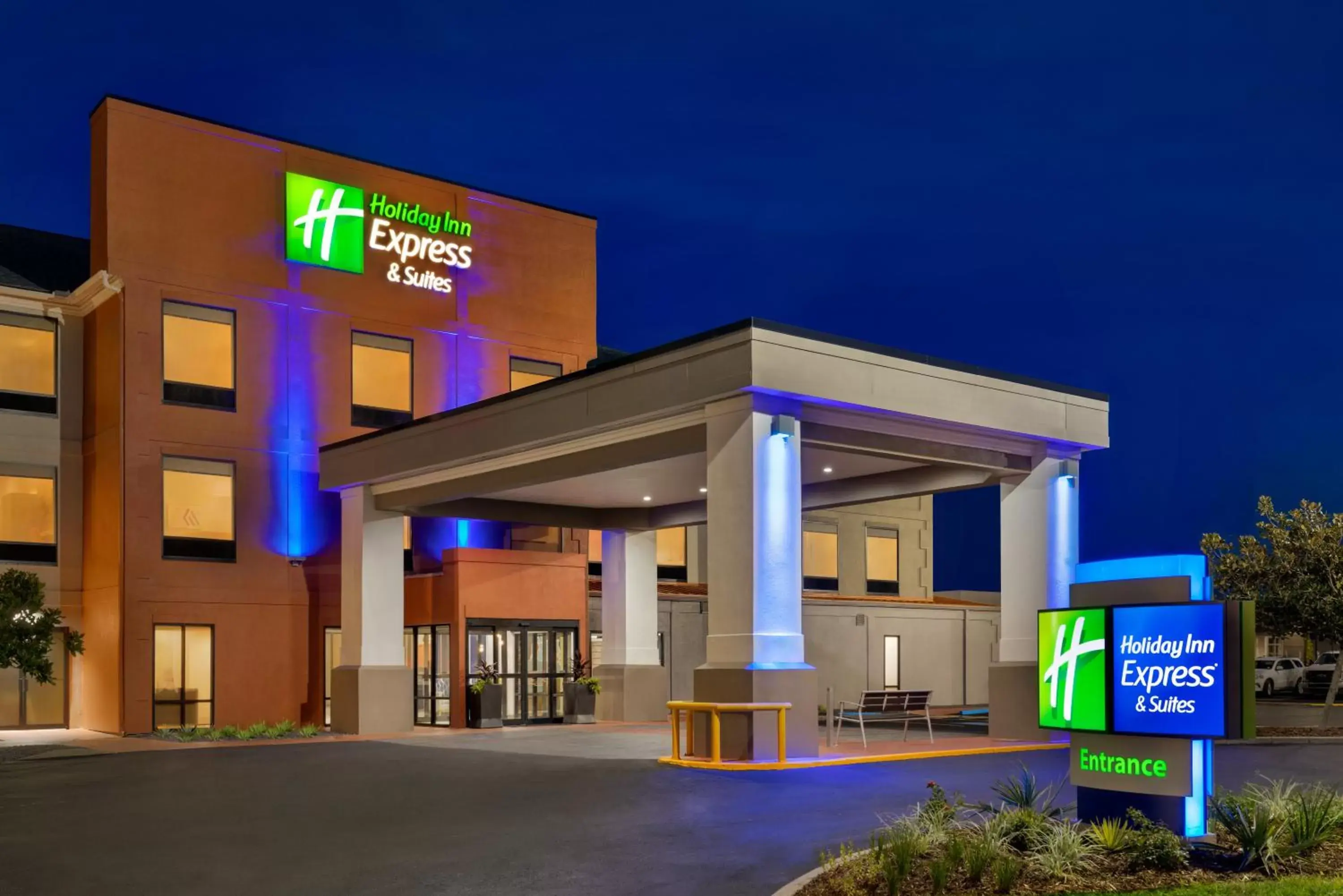 Property Building in Holiday Inn Express & Suites Opelousas, an IHG Hotel