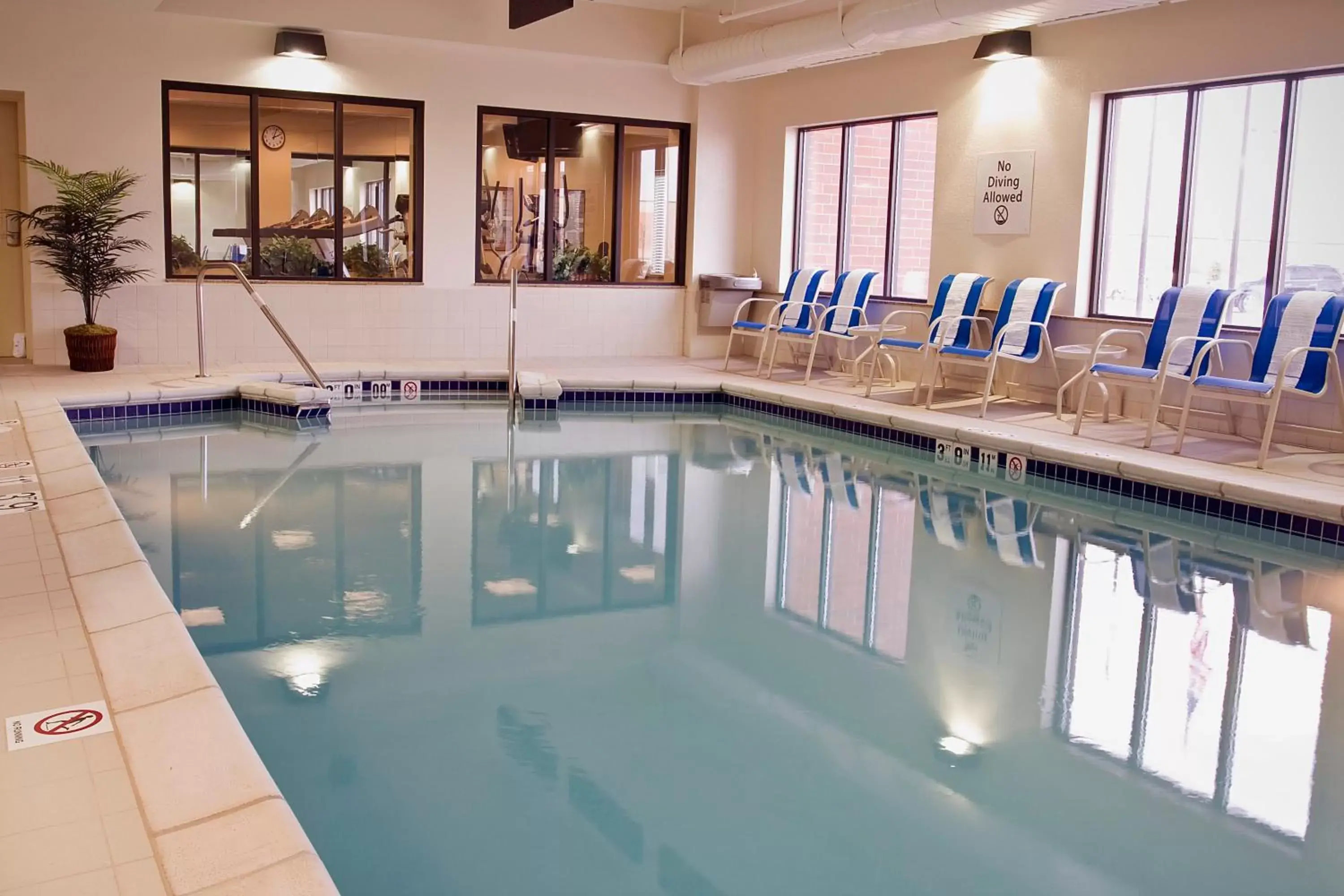 Swimming Pool in Holiday Inn Express & Suites Chicago West-O'Hare Arpt Area , an IHG Hotel