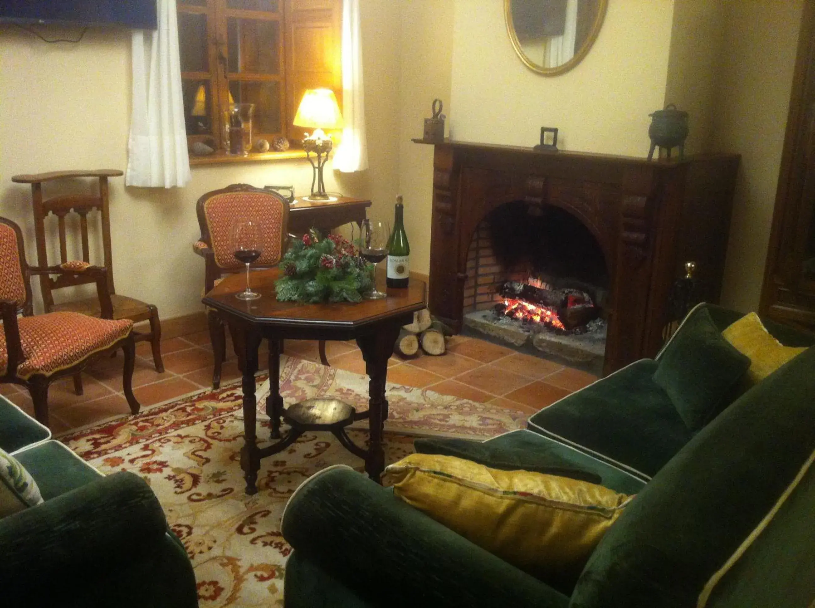 Communal lounge/ TV room, Seating Area in Hotel Colonial de Santillana