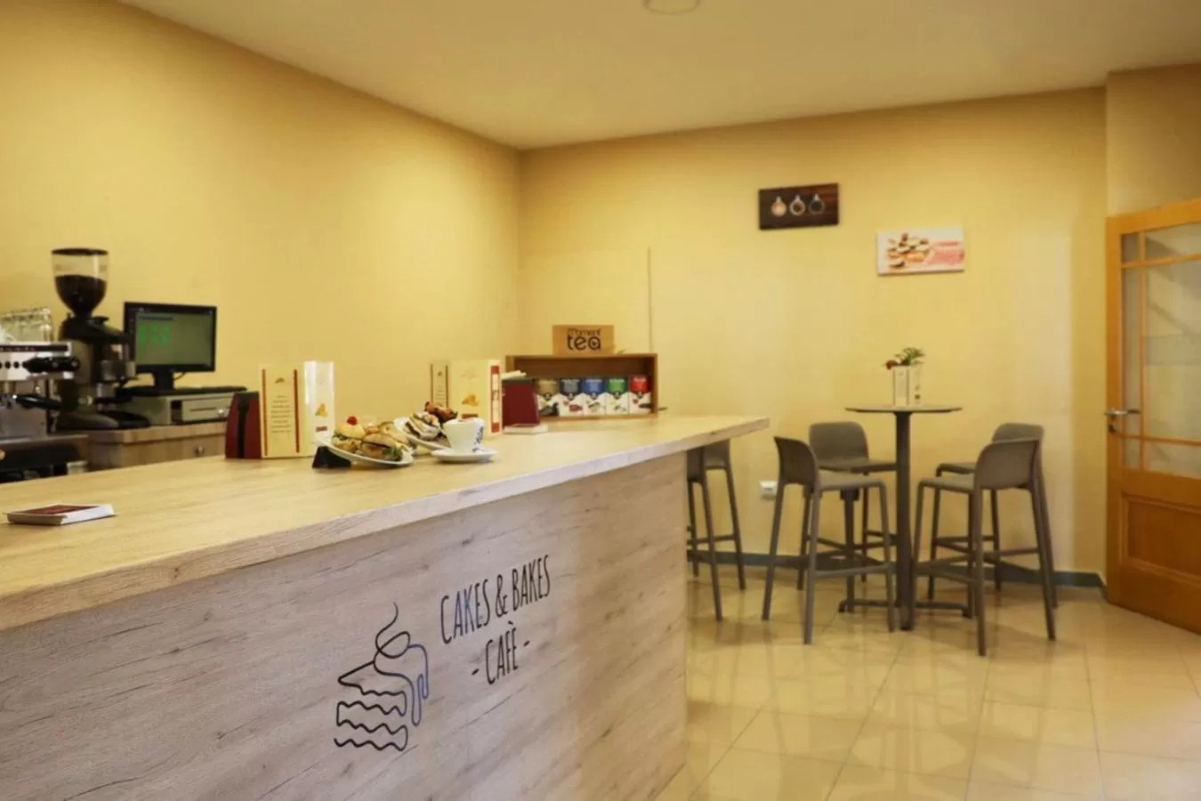 Restaurant/places to eat in Grand Muthu Golf Plaza Hotel & Spa