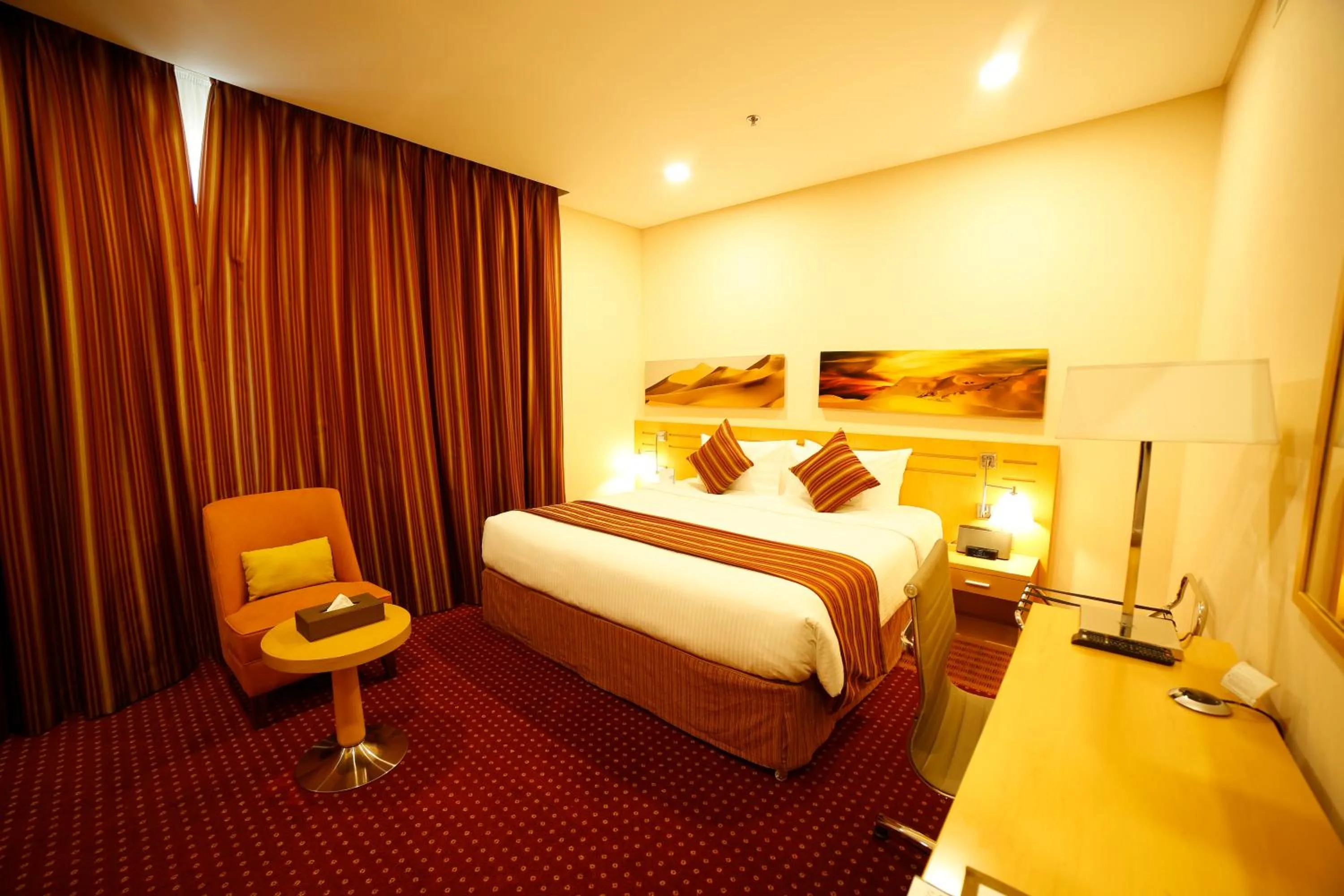 Photo of the whole room, Bed in City Seasons Hotel & Suites Muscat