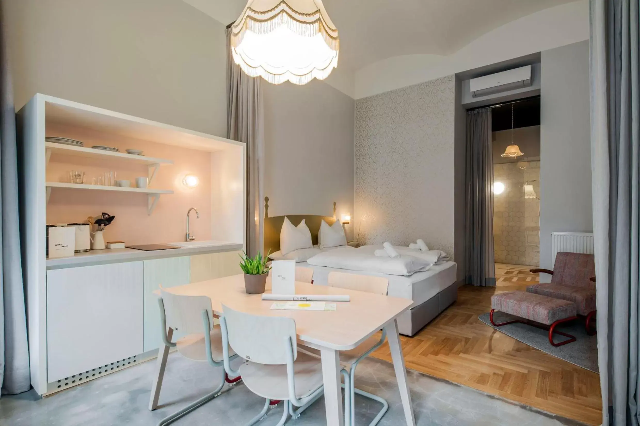 Kitchen or kitchenette in grätzlhotel Karmelitermarkt Kitchen or kitchenette in grätzlhotel Karmelitermarkt