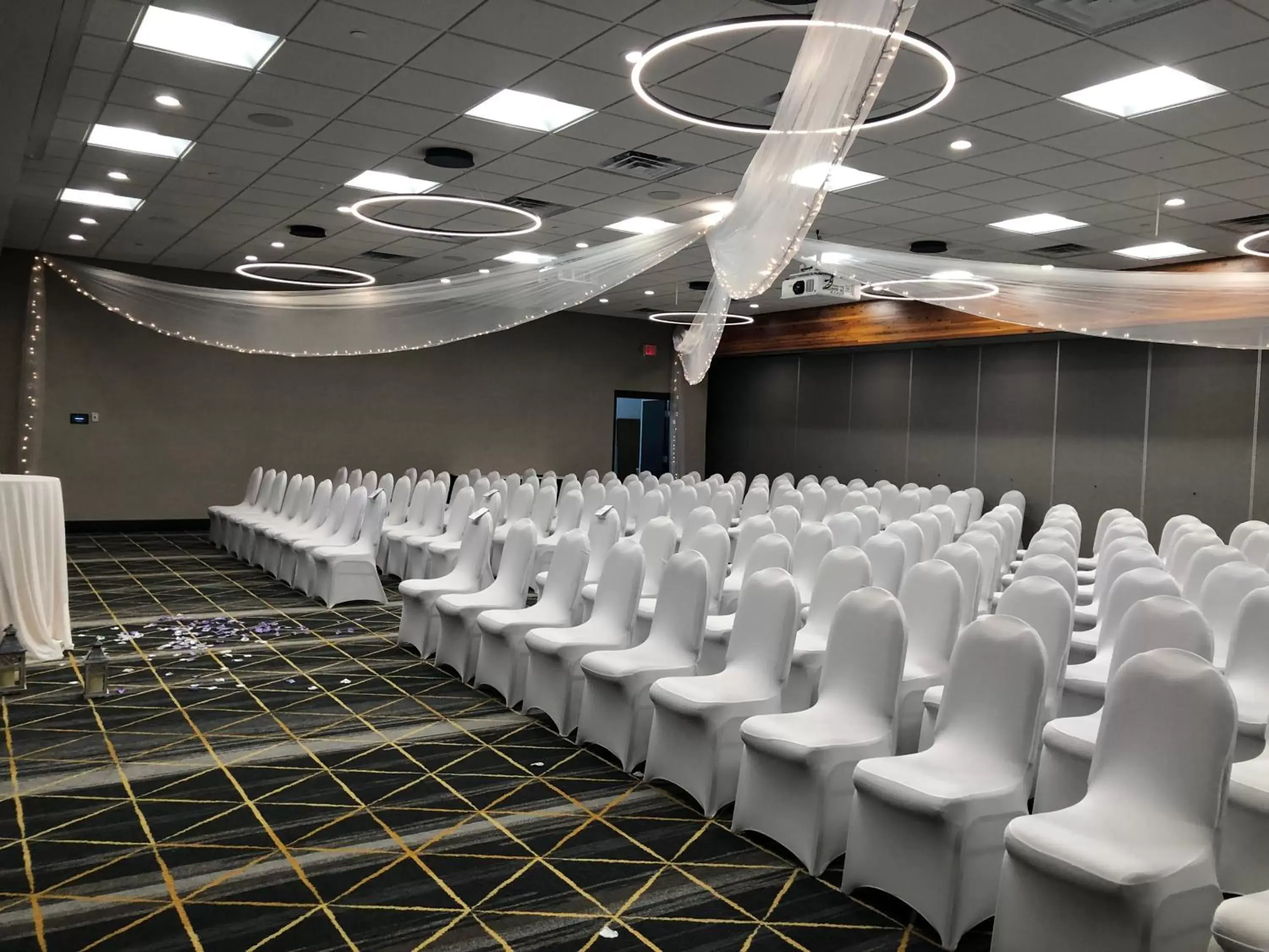 Meeting/conference room, Banquet Facilities in Holiday Inn & Suites St. Cloud, an IHG Hotel