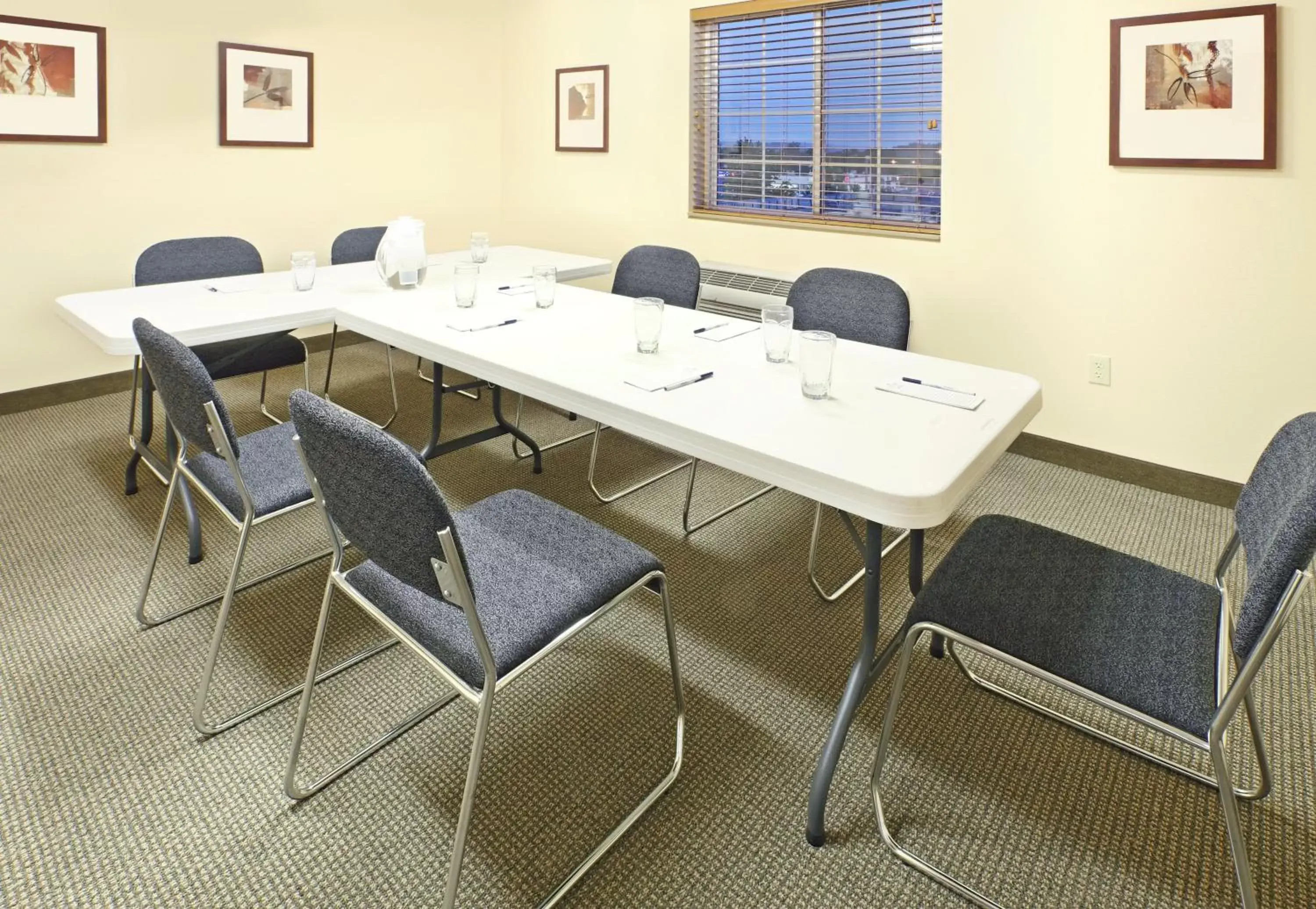 Meeting/conference room in Candlewood Suites Fayetteville, an IHG Hotel