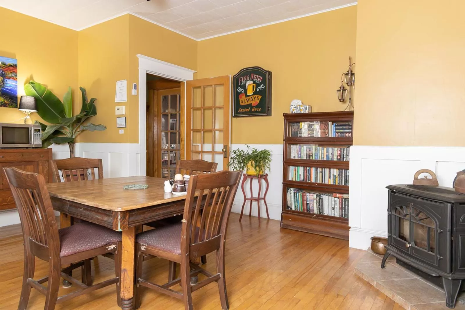 Dining Area in The Olde Anchor Bed & Breakfast