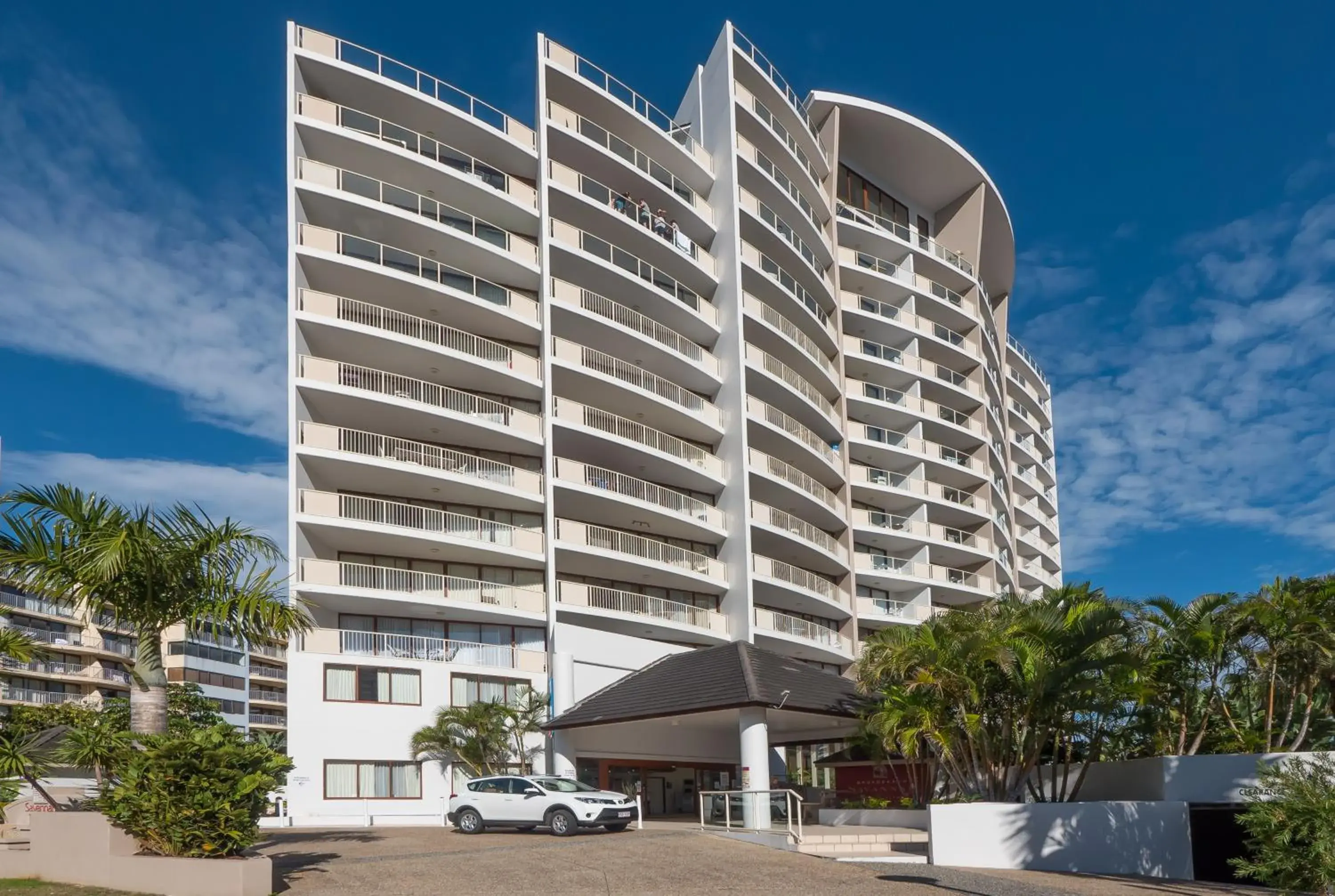 Property building in Broadbeach Savannah Resort Property building in Broadbeach Savannah Resort